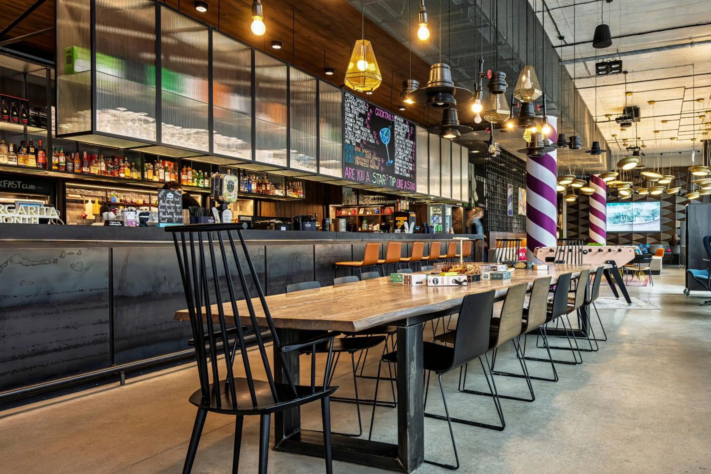 Restaurant/places to eat in Moxy Kaunas Center