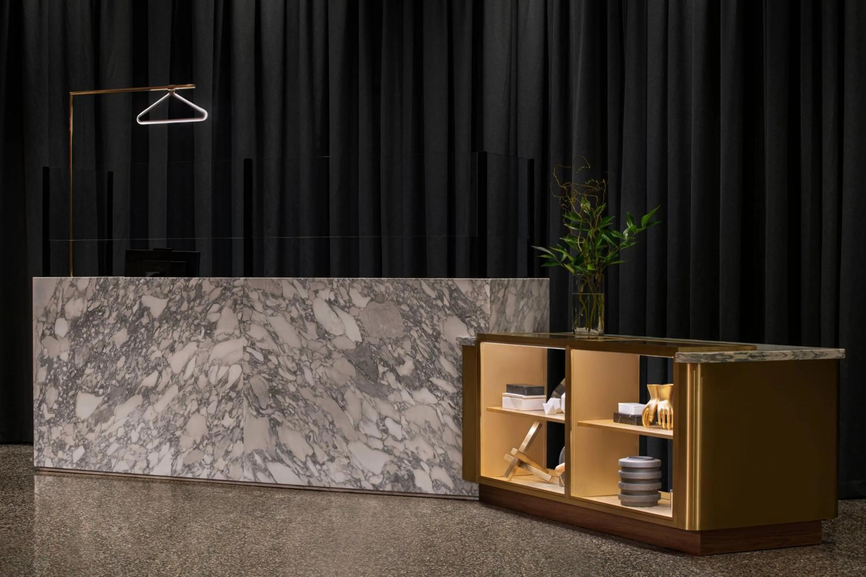 Lobby or reception in Renaissance Milwaukee West Hotel