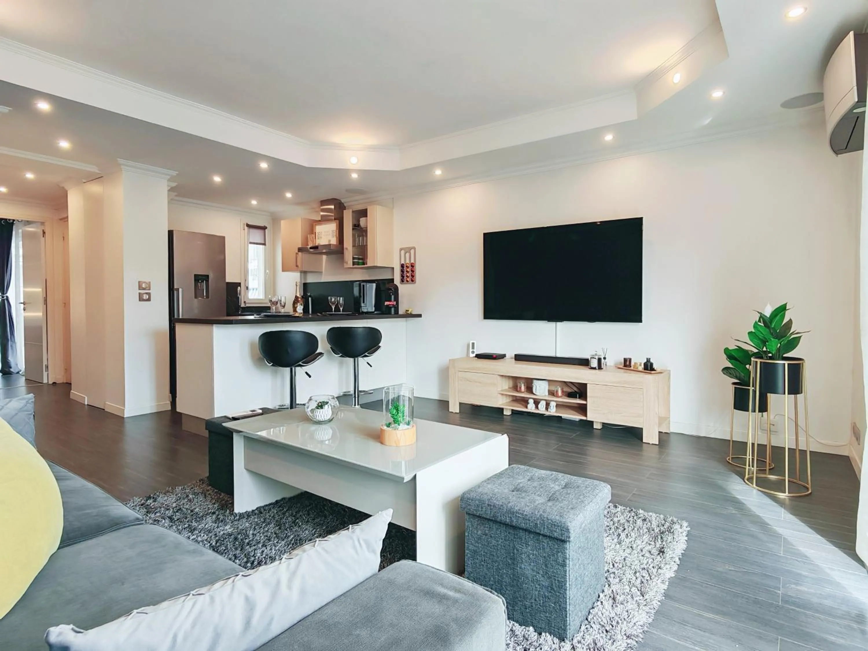 Living room in Magnifique appartement le Cannet,Cannes, Parking, Wifi