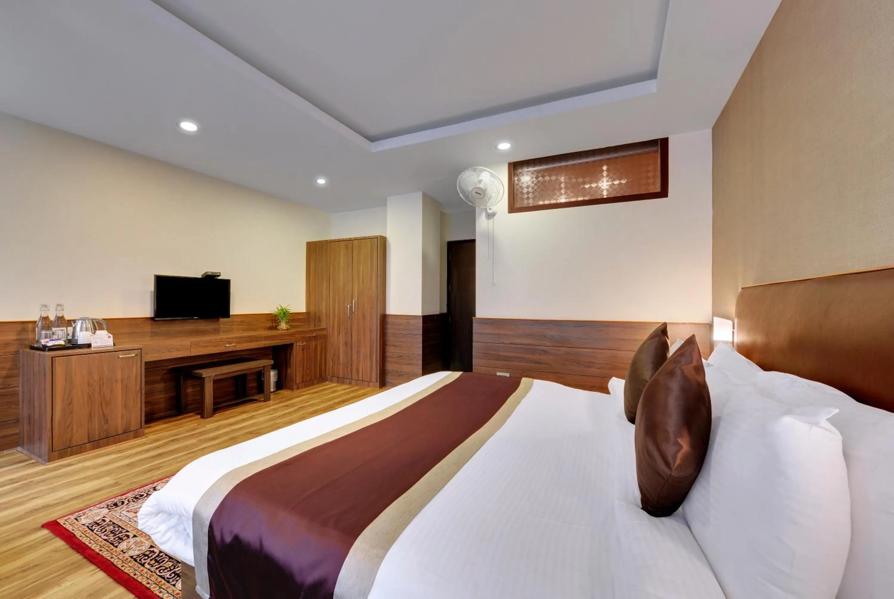 Bedroom, Bed in Sumitel Shangrila