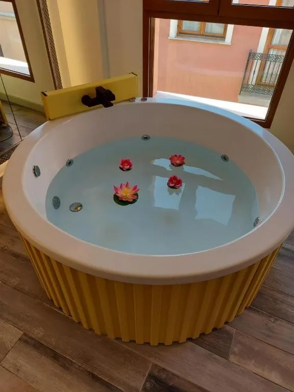 Hot Tub in Reina Victoria Prado Sastre