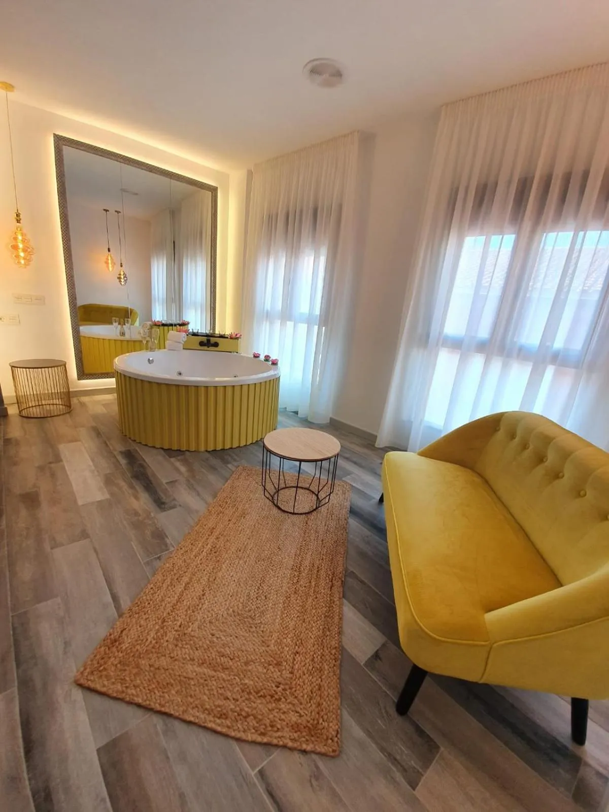 Hot Tub in Reina Victoria Prado Sastre