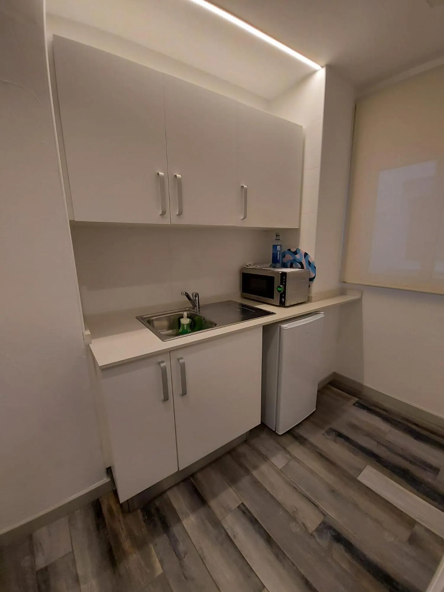 microwave in Reina Victoria Prado Sastre