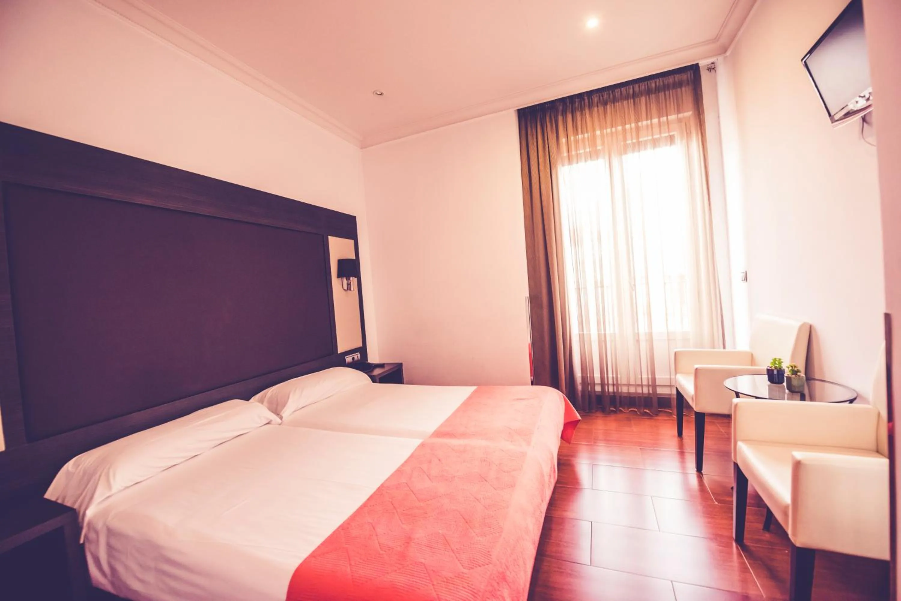 Bed in Hostal Sol Los Angeles