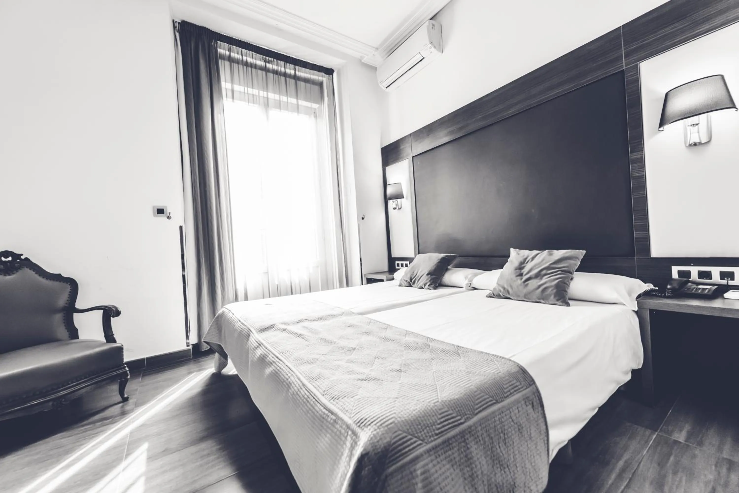 Bed in Hostal Sol Los Angeles