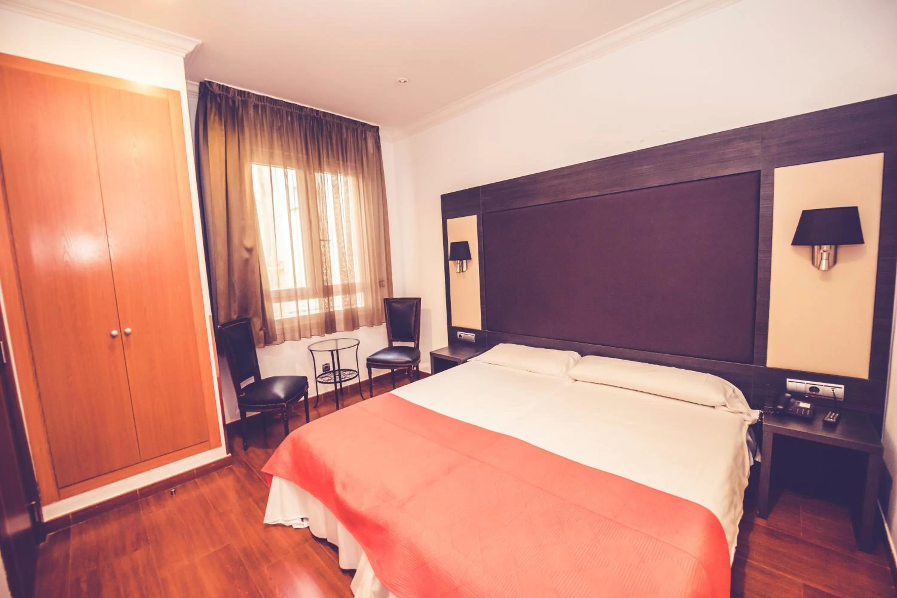 Bed in Hostal Sol Los Angeles