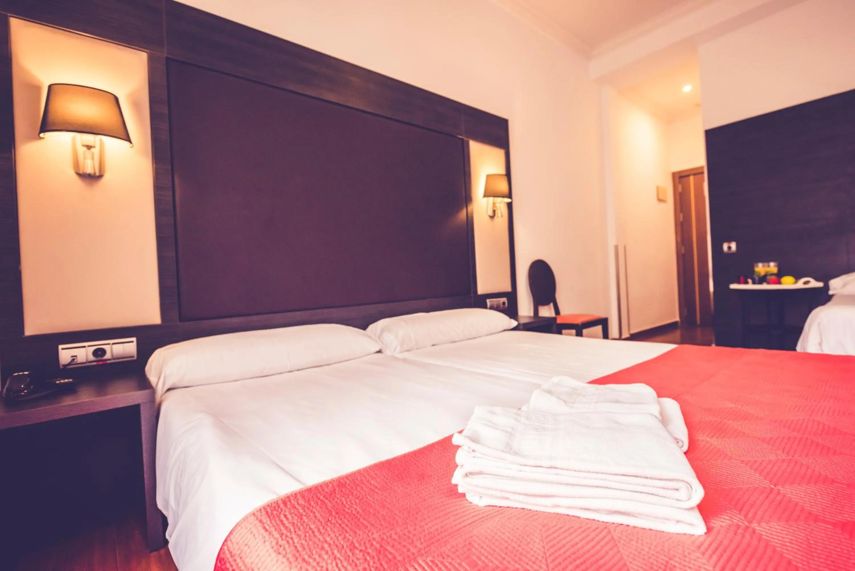 Bed in Hostal Sol Los Angeles