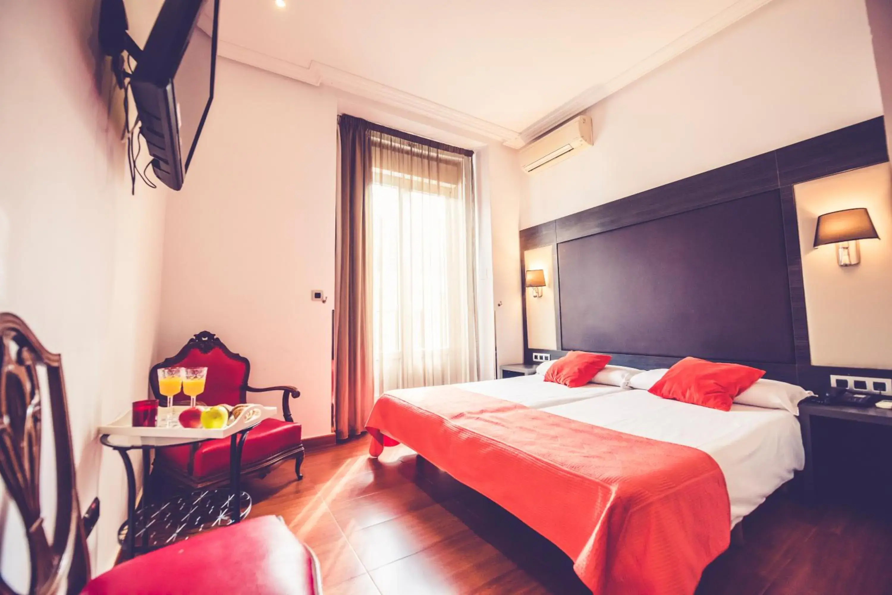 Bed in Hostal Sol Los Angeles Bed in Hostal Sol Los Angeles