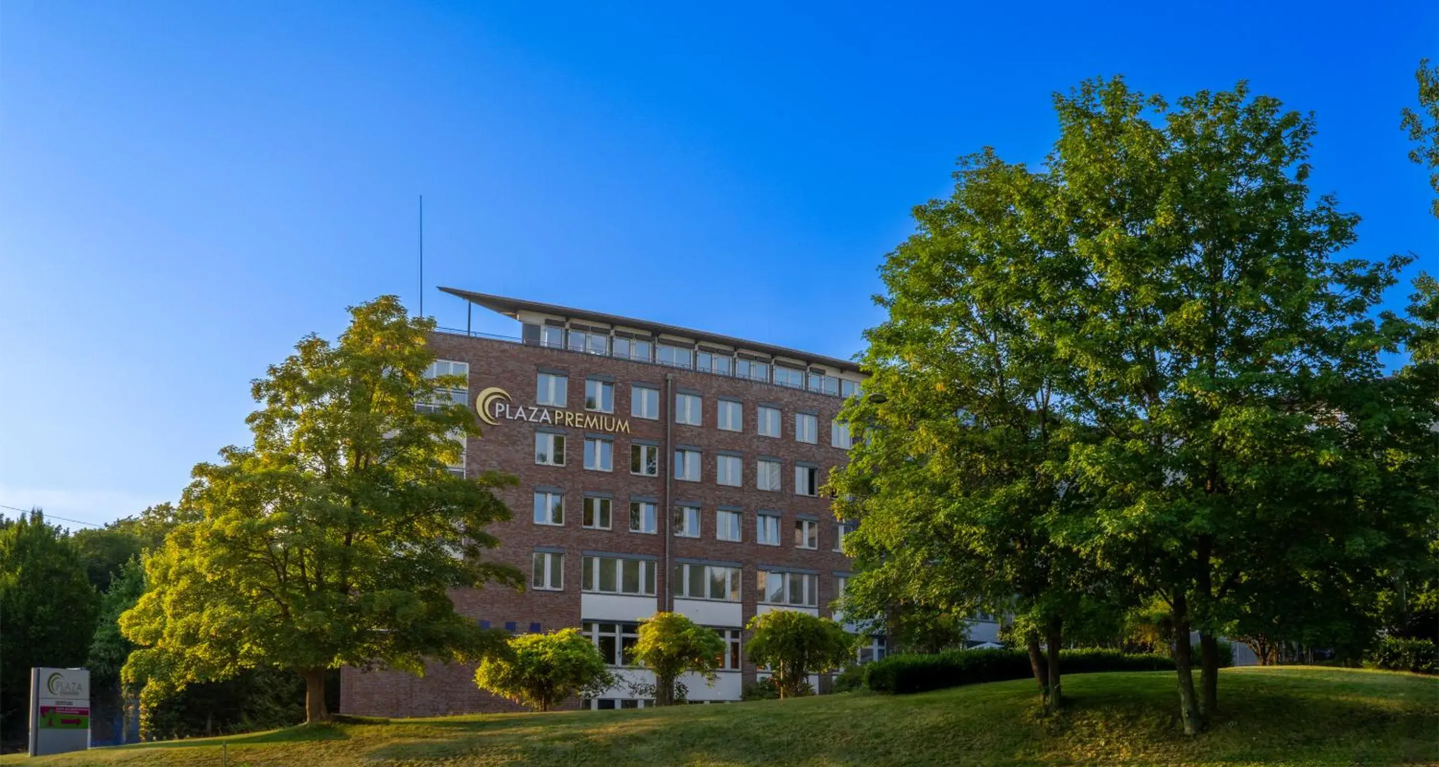 Property building in PLAZA Premium Schwerin Sure Hotel Collection by Best Western Property building in PLAZA Premium Schwerin Sure Hotel Collection by Best Western