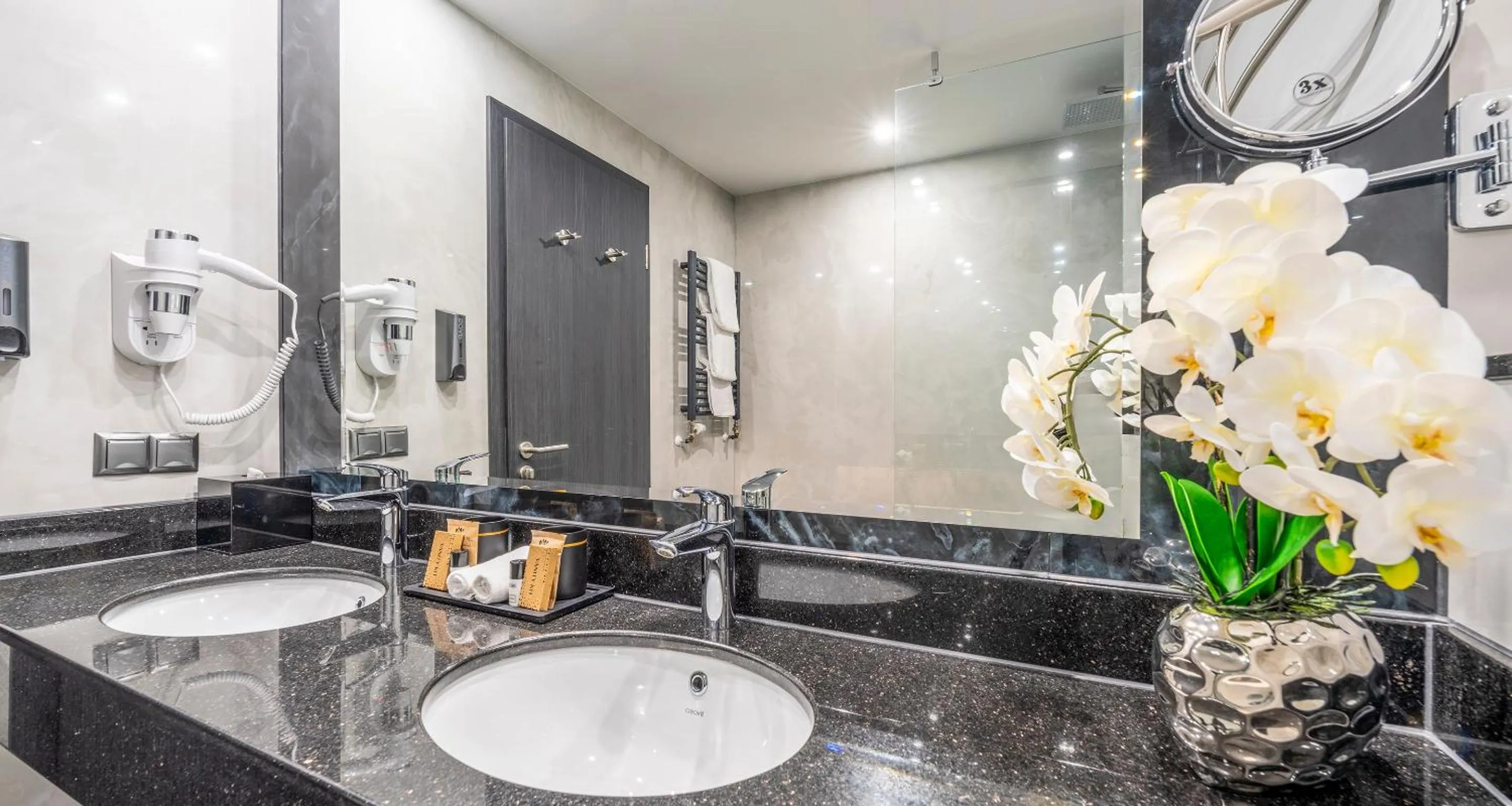 Bathroom in PLAZA Premium Schwerin Sure Hotel Collection by Best Western