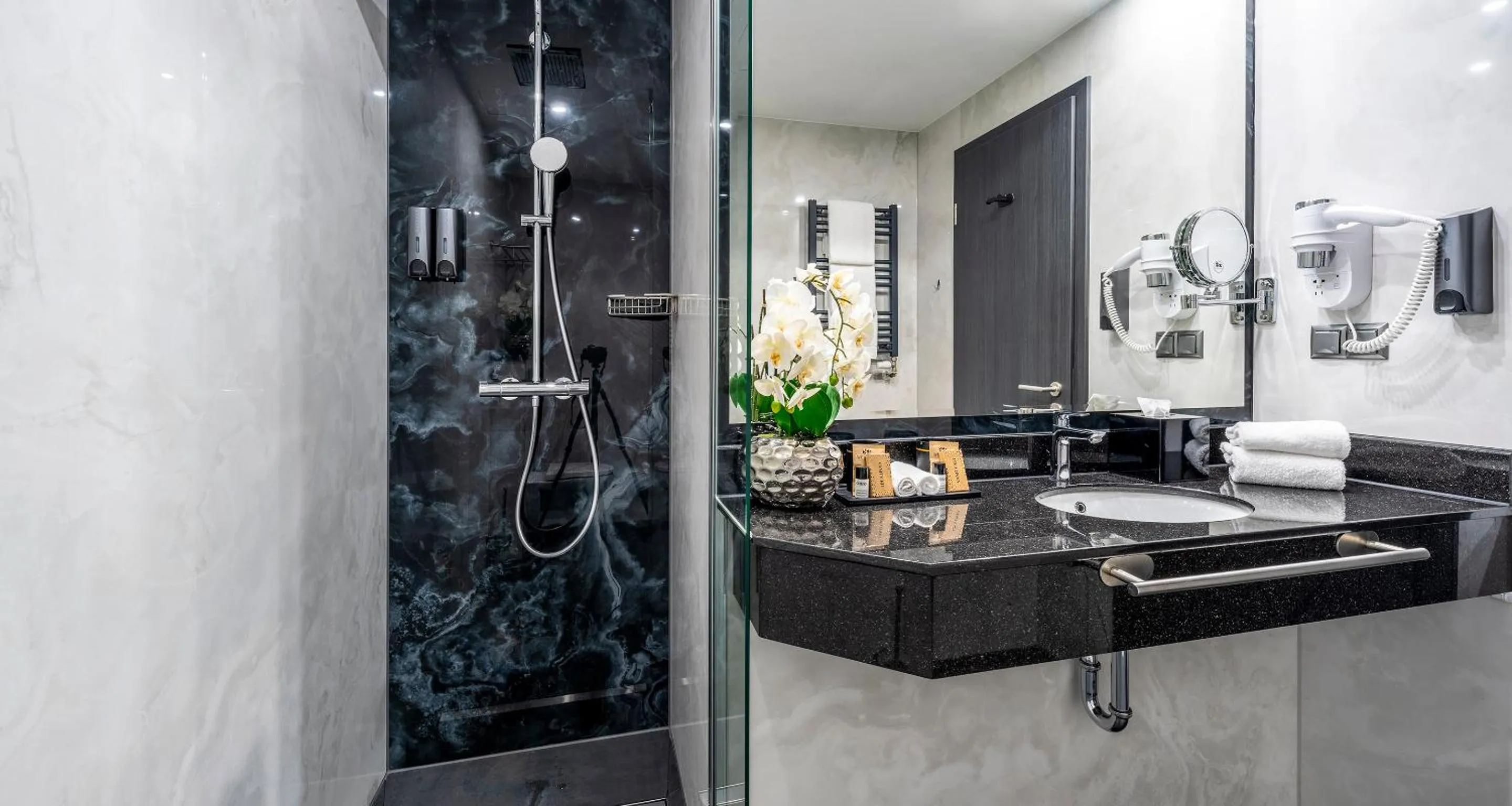 Shower in PLAZA Premium Schwerin Sure Hotel Collection by Best Western