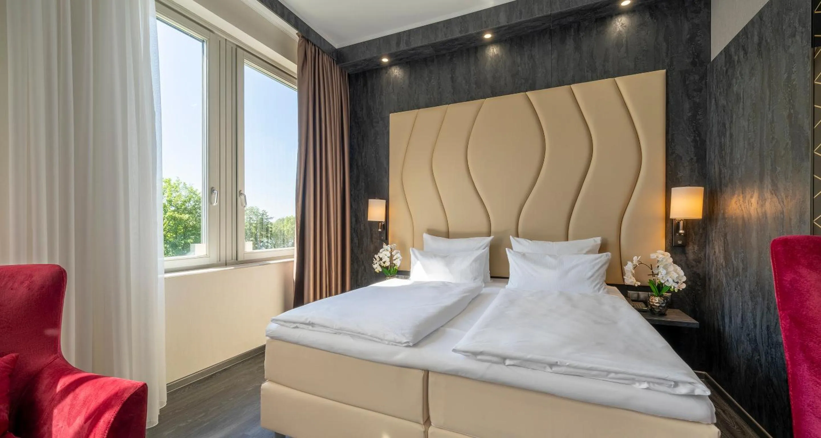 Bed in PLAZA Premium Schwerin Sure Hotel Collection by Best Western