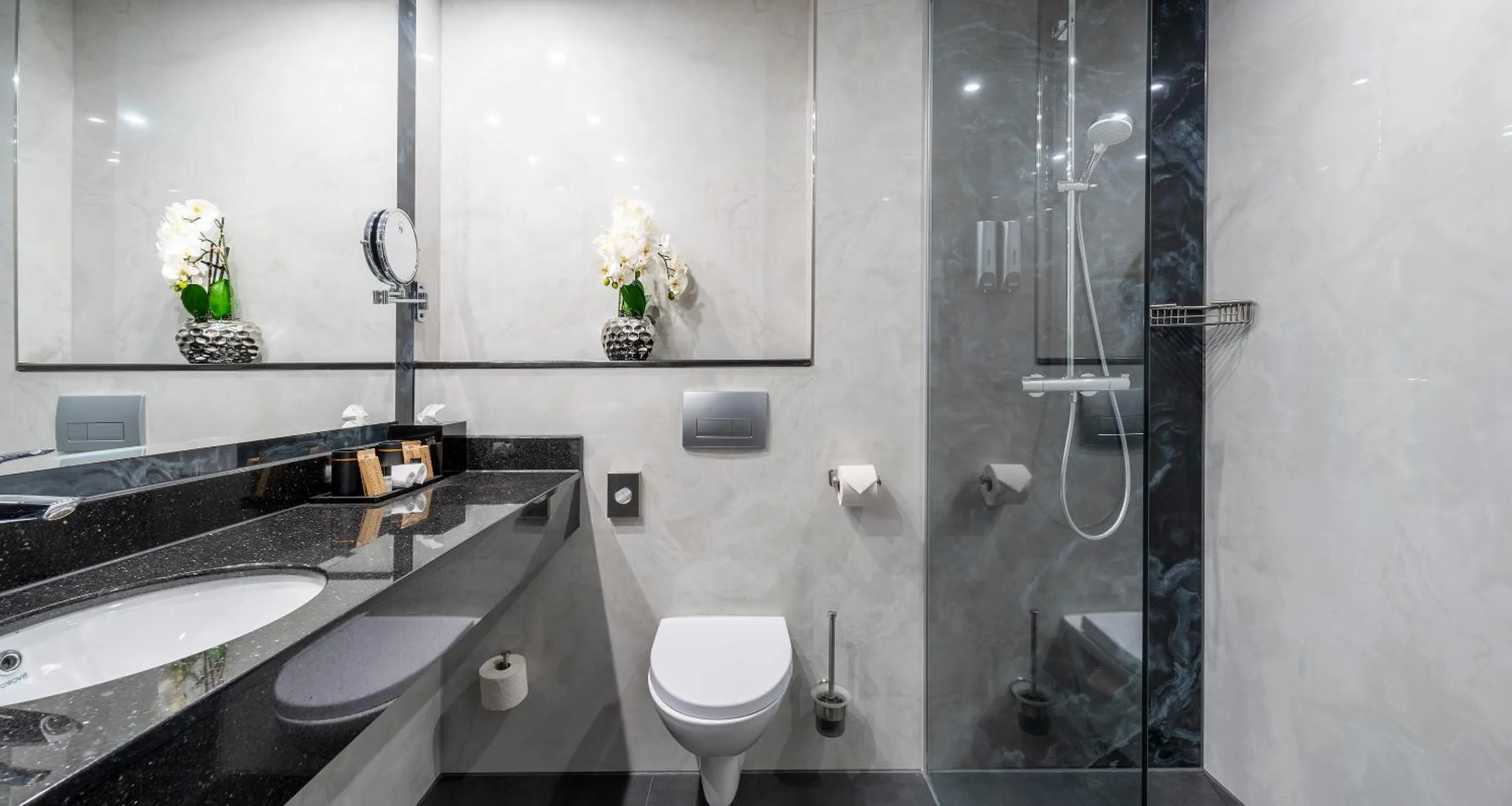 Shower in PLAZA Premium Schwerin Sure Hotel Collection by Best Western