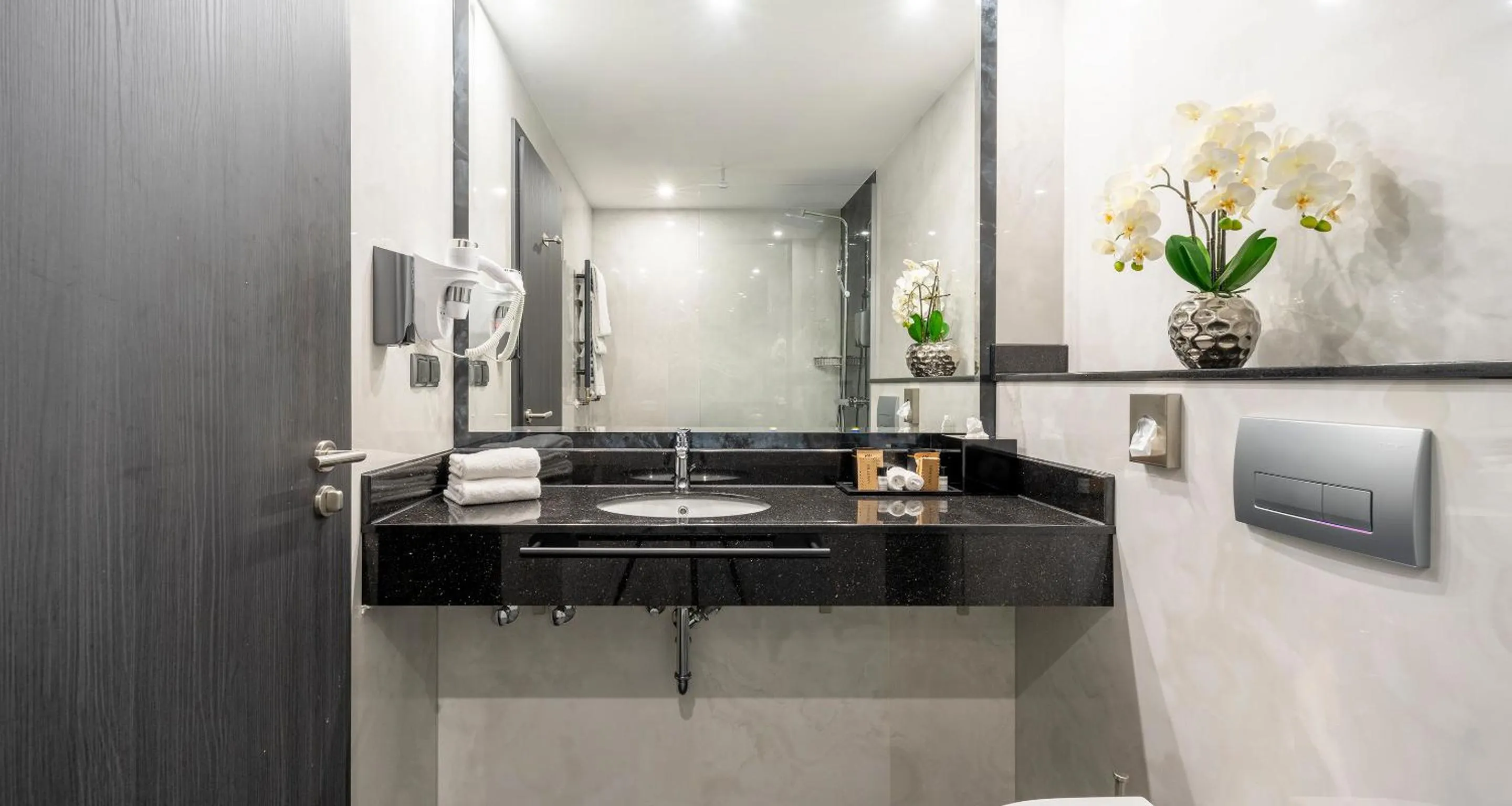 Bathroom in PLAZA Premium Schwerin Sure Hotel Collection by Best Western