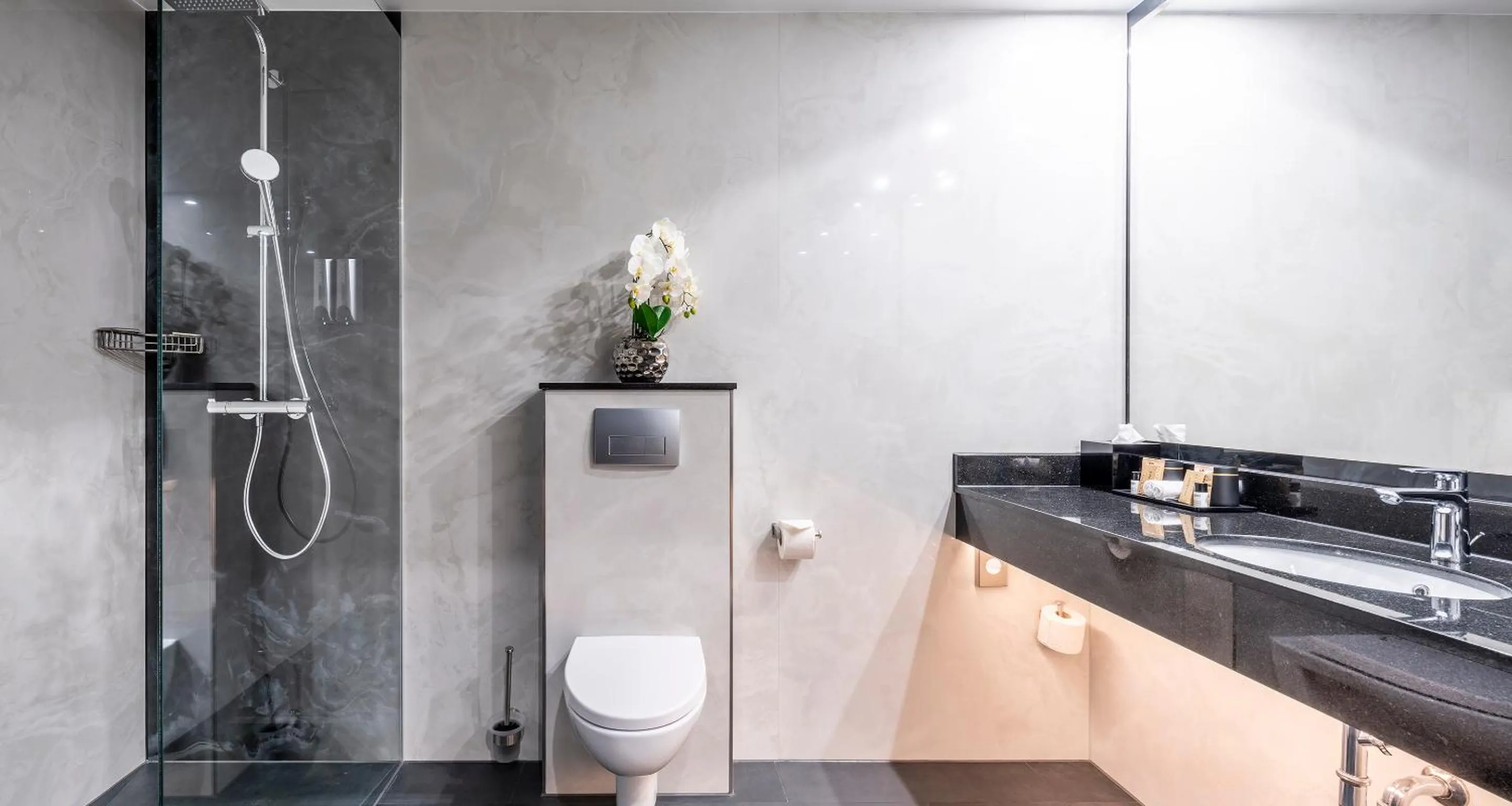 Shower in PLAZA Premium Schwerin Sure Hotel Collection by Best Western