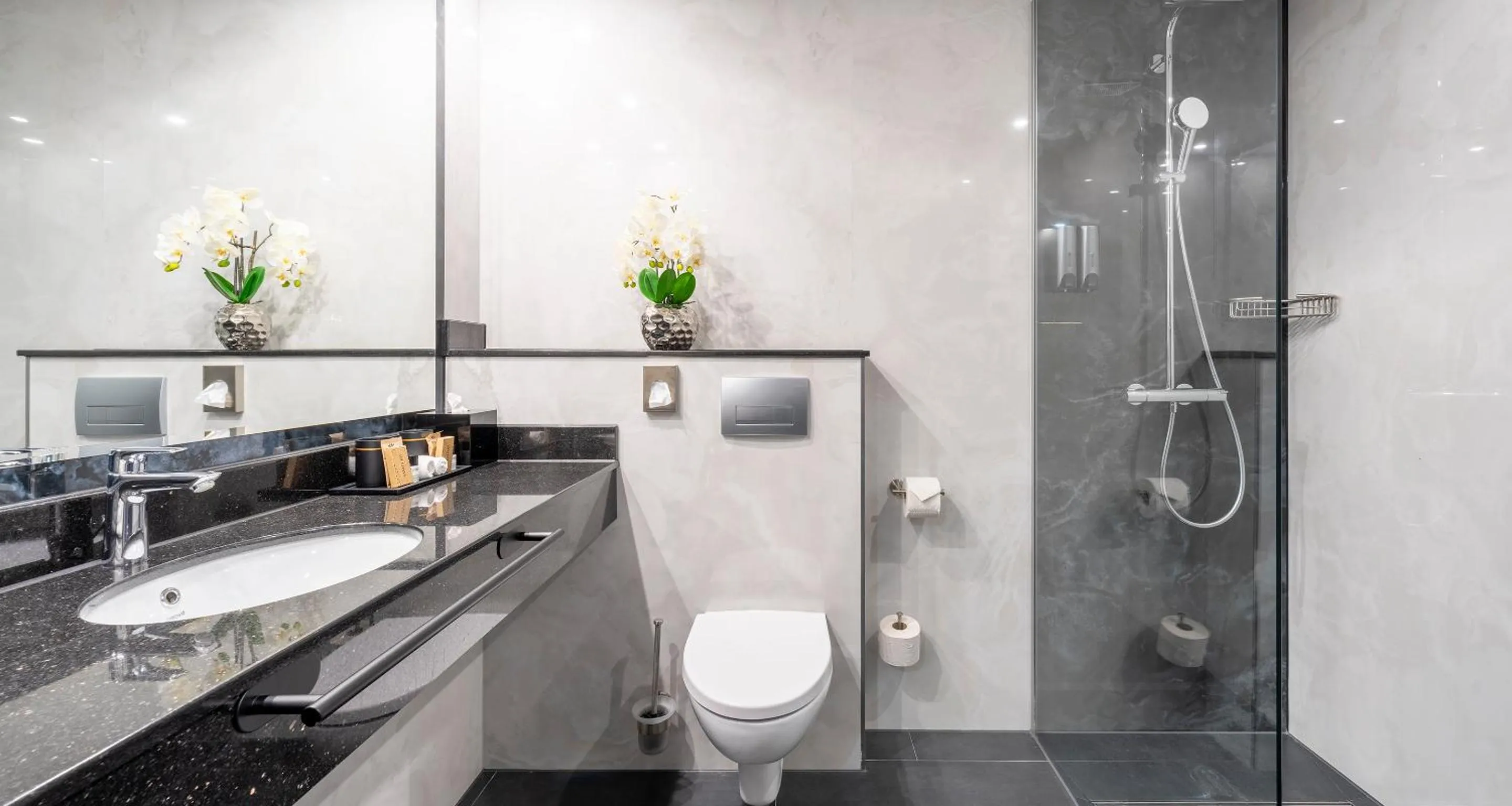 Shower in PLAZA Premium Schwerin Sure Hotel Collection by Best Western