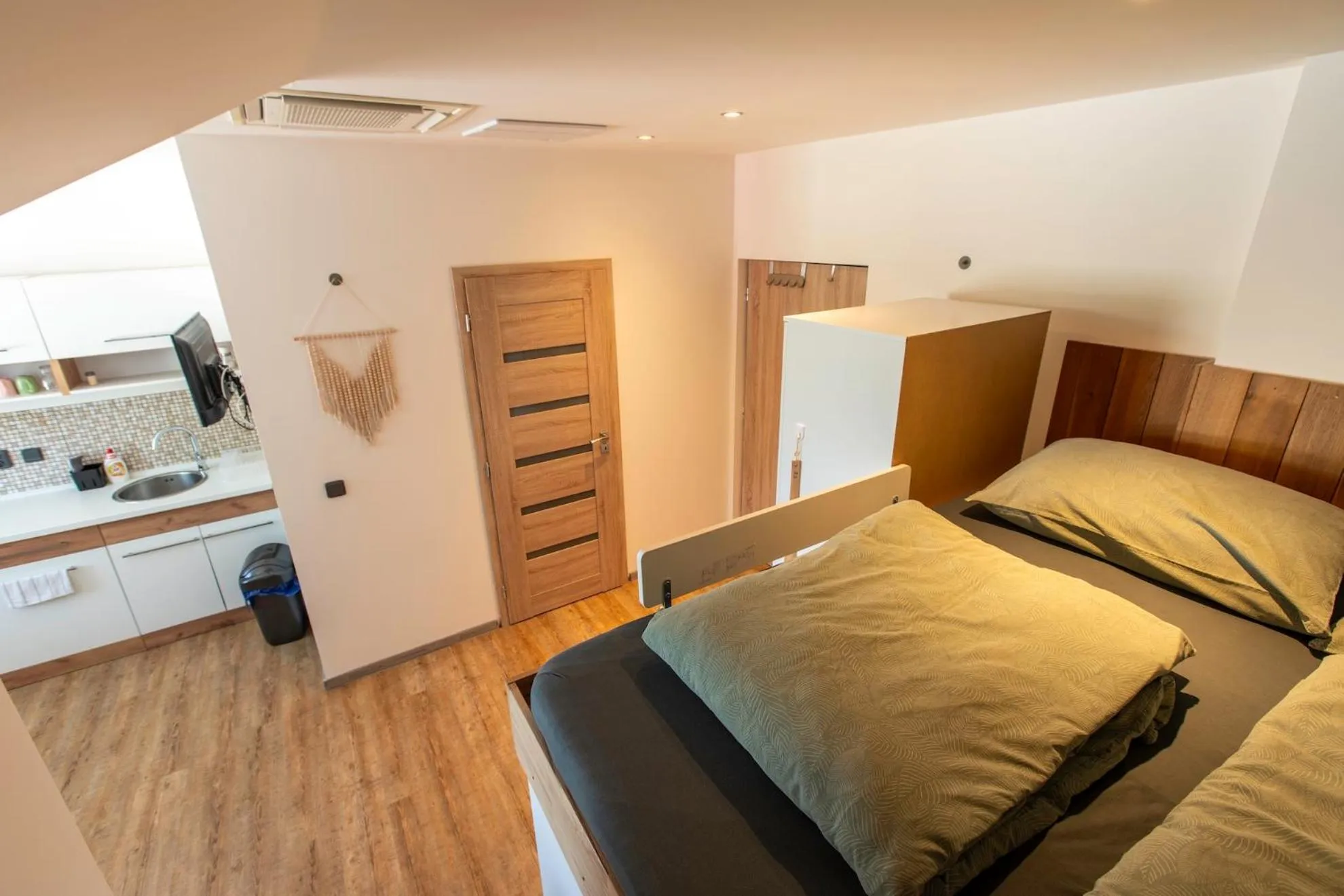 Bed in Restaurace Hotel Praha