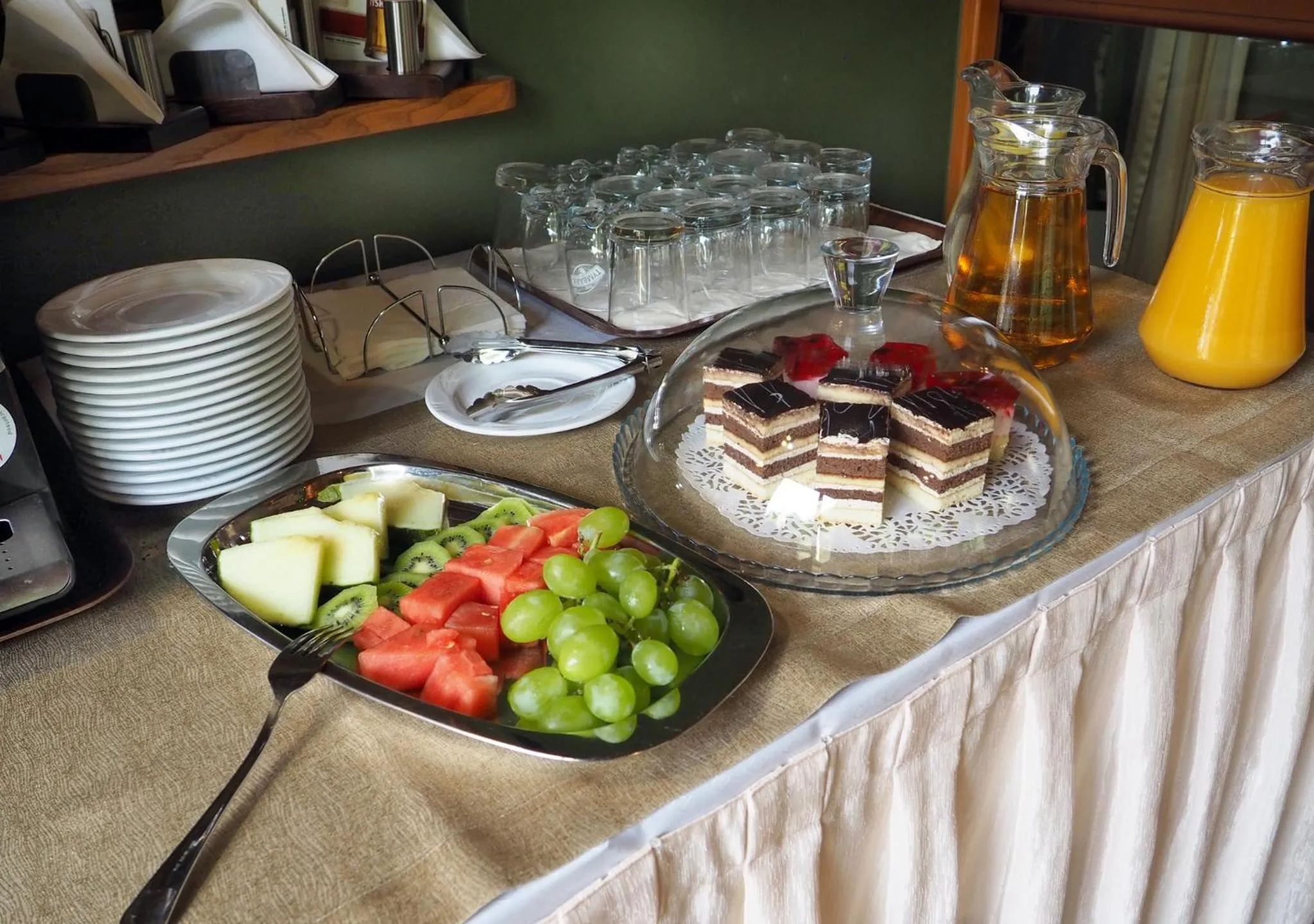 Buffet breakfast in Hotel Kochanów