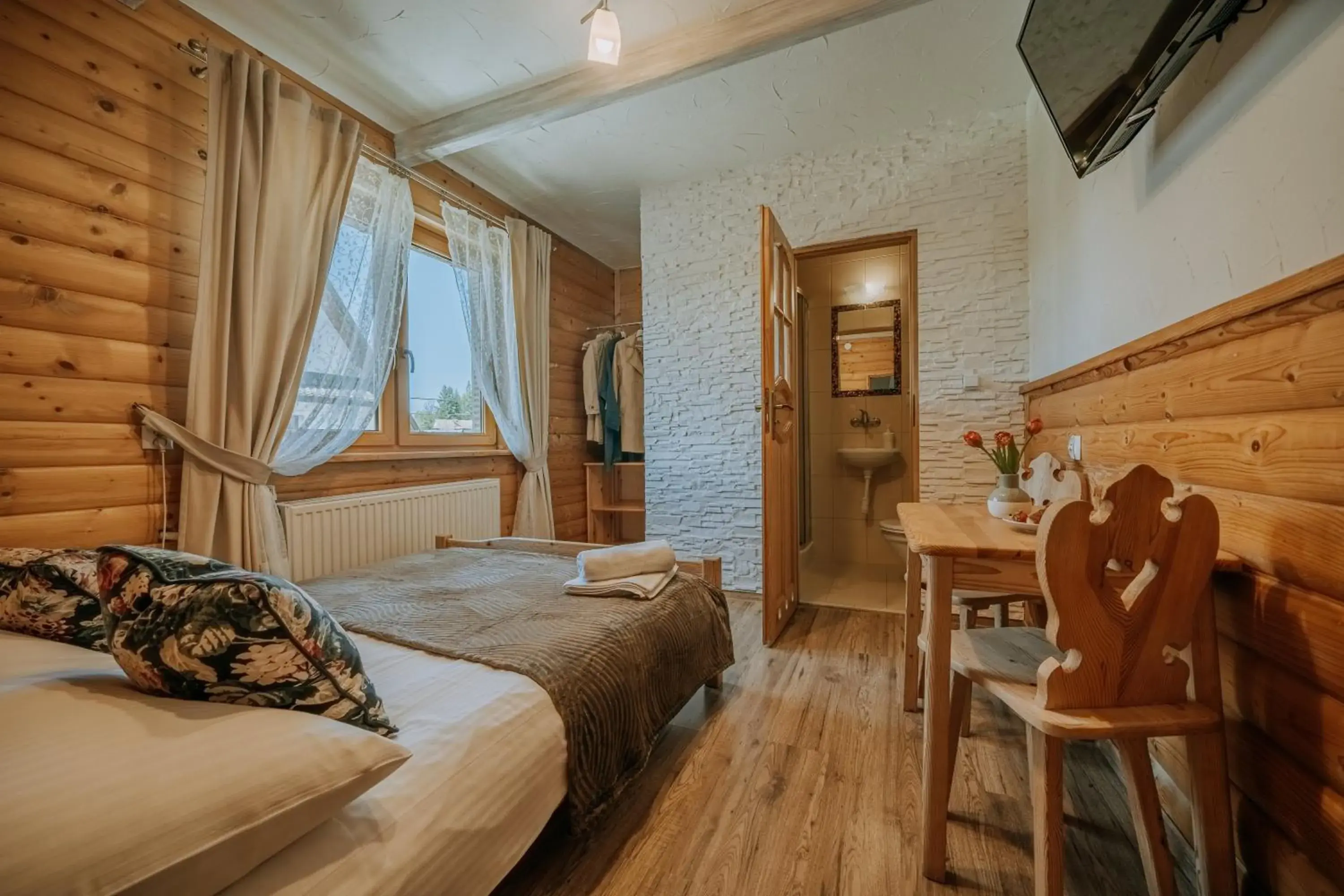 Photo of the whole room, Bed in Gościna u Maryny Relaks i SPA w Ogrodzie Photo of the whole room, Bed in Gościna u Maryny Relaks i SPA w Ogrodzie