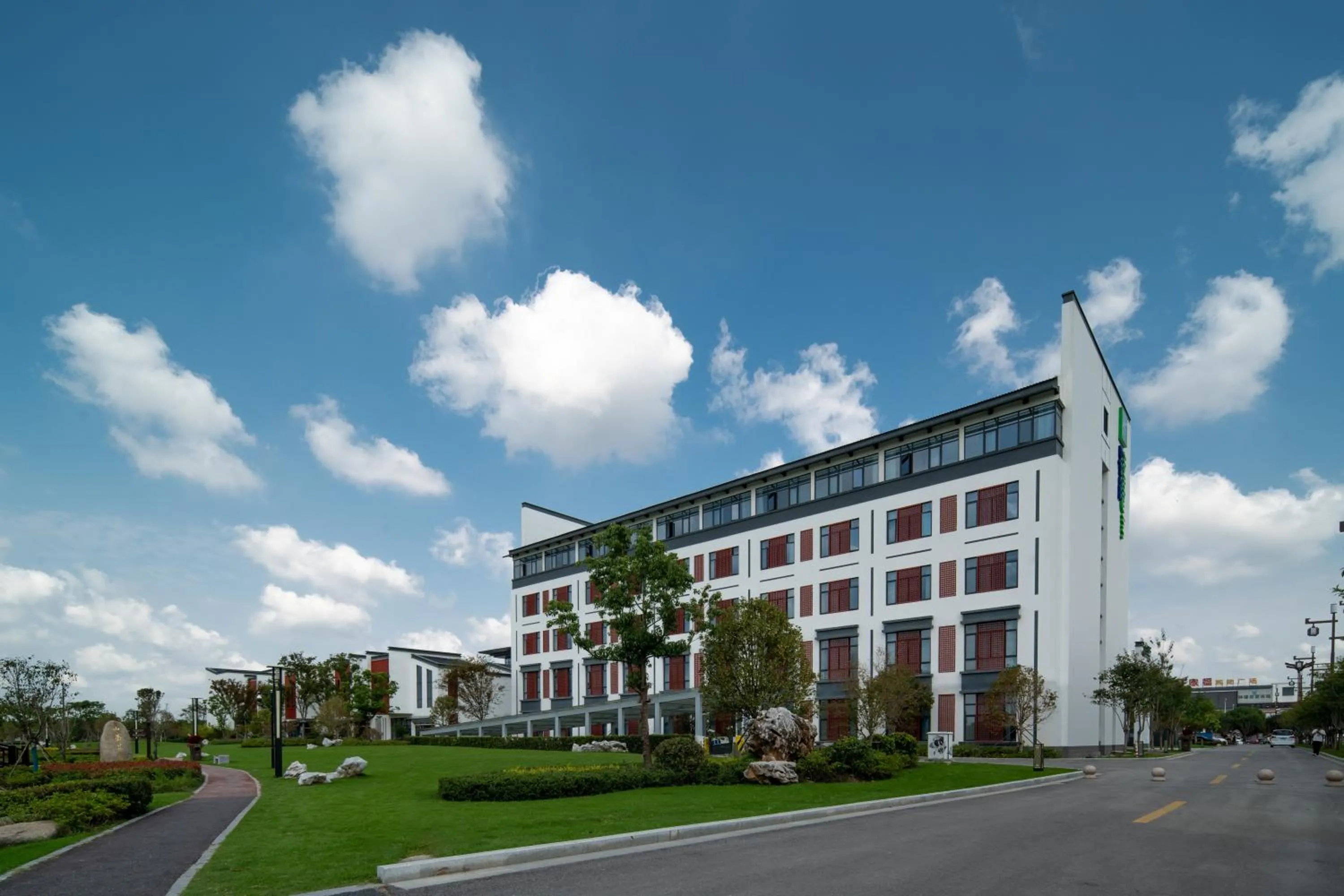 Property building in Holiday Inn Express Pinghu by IHG