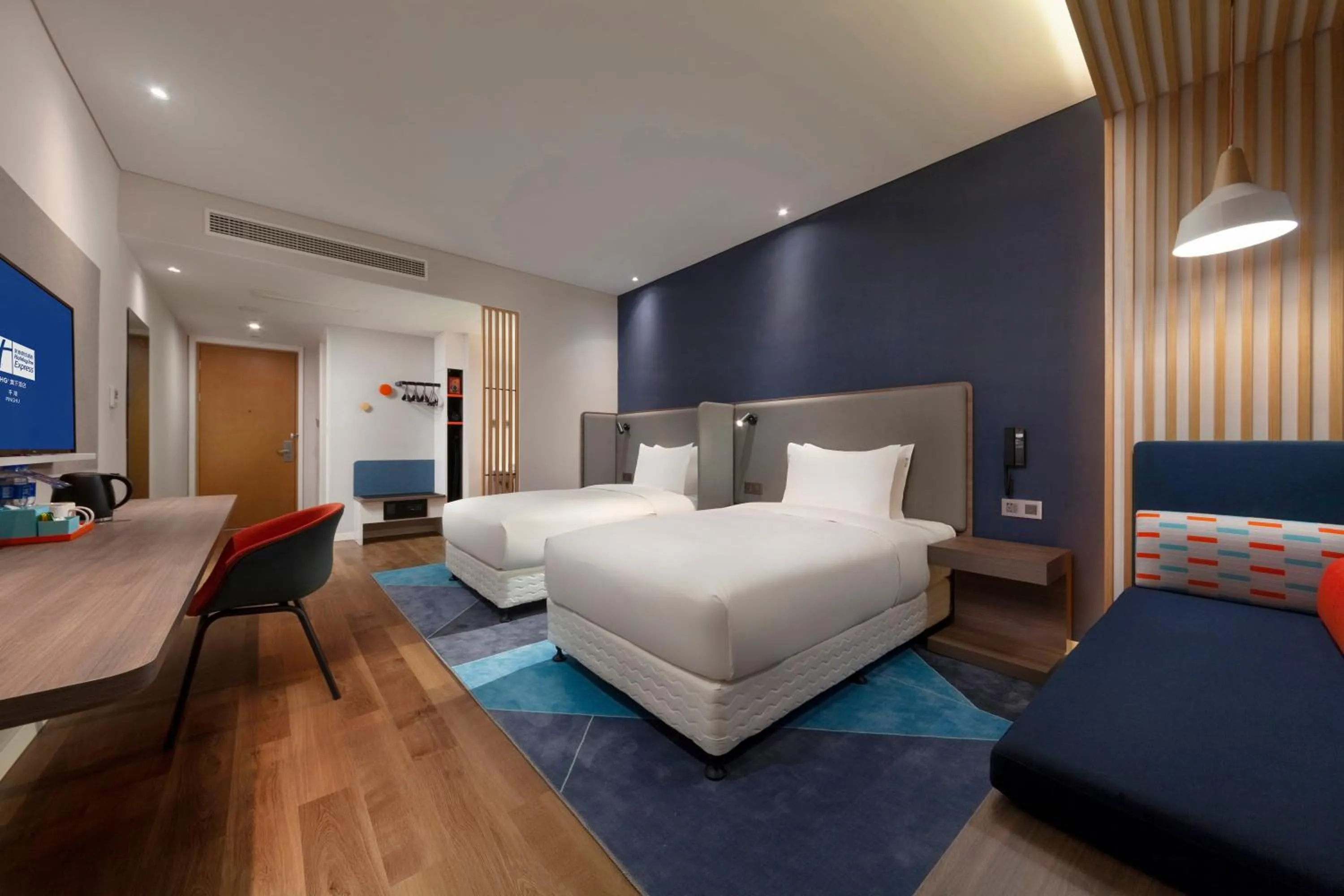 Photo of the whole room in Holiday Inn Express Pinghu by IHG