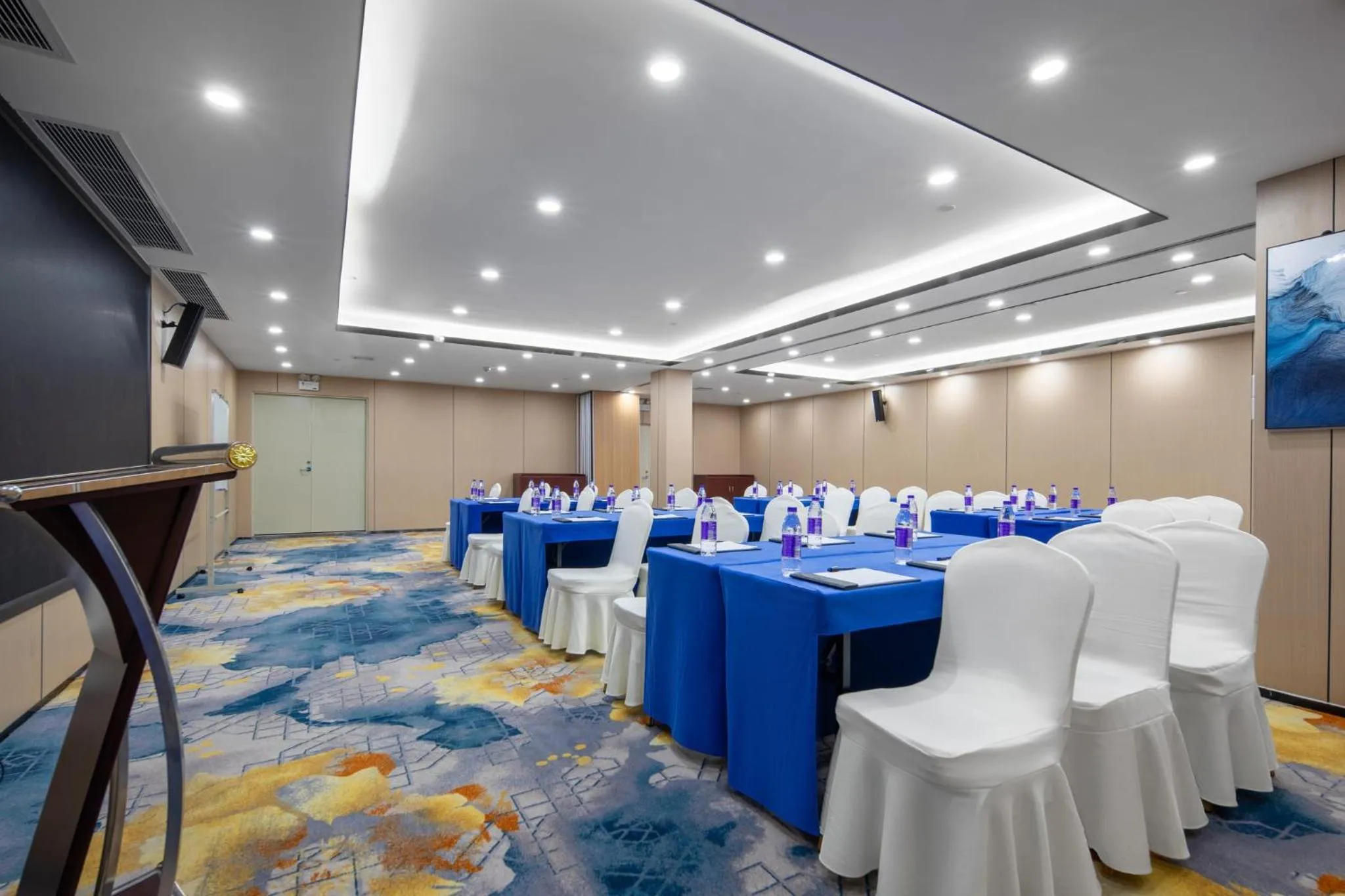 Meeting/conference room in Holiday Inn Express Shenzhen Dongmen by IHG