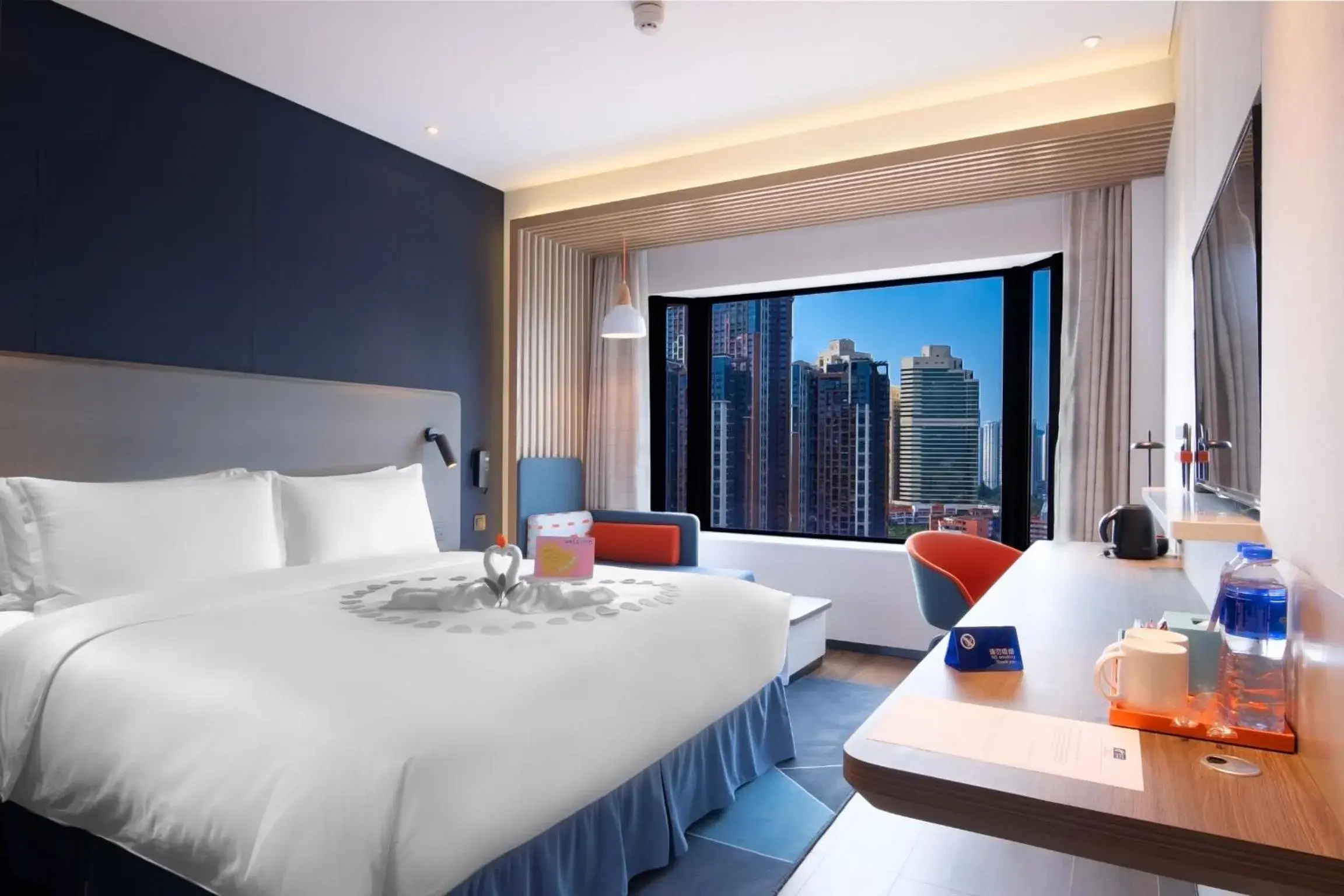 Bed in Holiday Inn Express Shenzhen Dongmen by IHG Bed in Holiday Inn Express Shenzhen Dongmen by IHG
