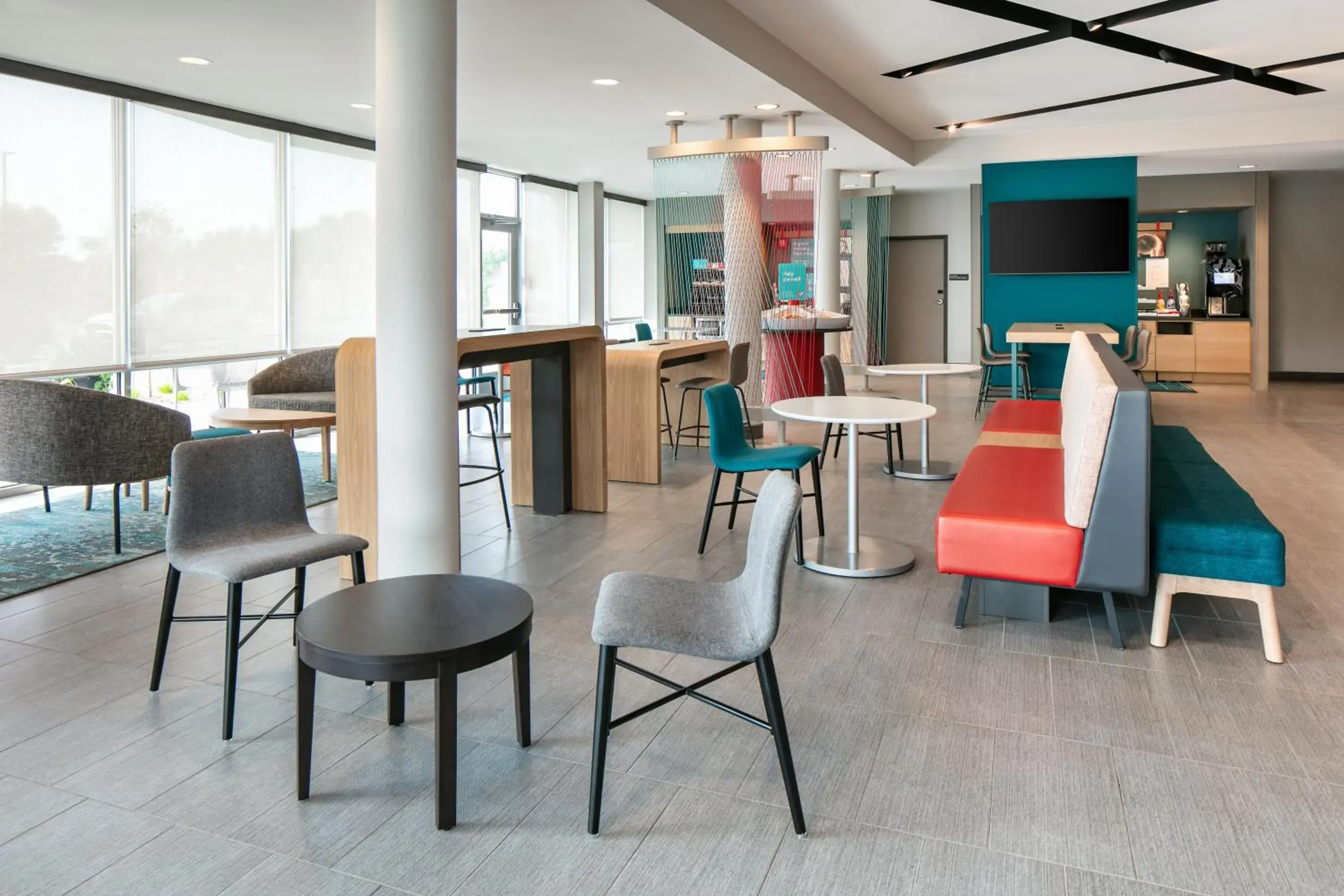 Property building in Avid Hotels - Roseville - Minneapolis North by IHG Property building in Avid Hotels - Roseville - Minneapolis North by IHG