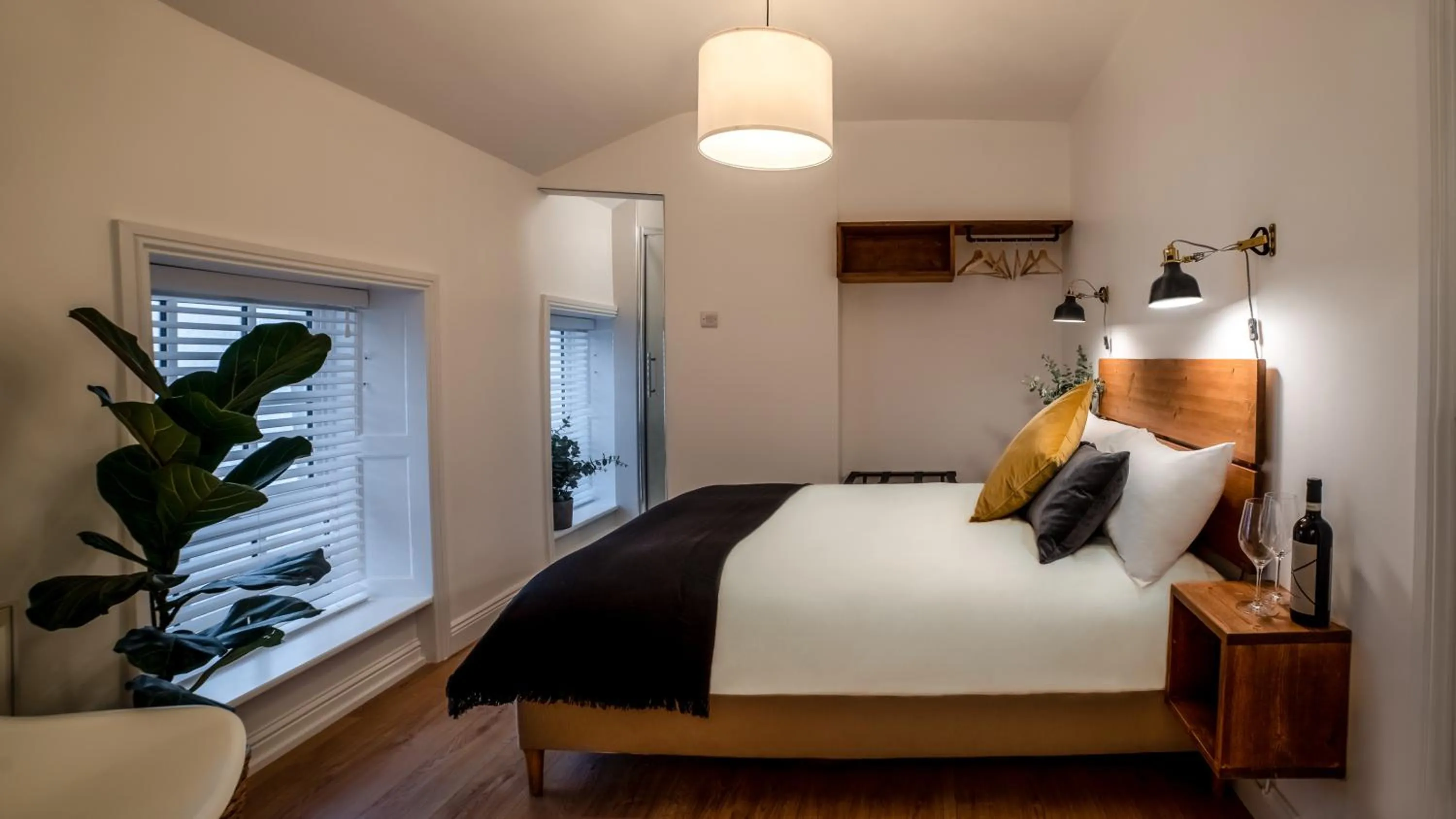 Decorative detail, Bed in Black Cat