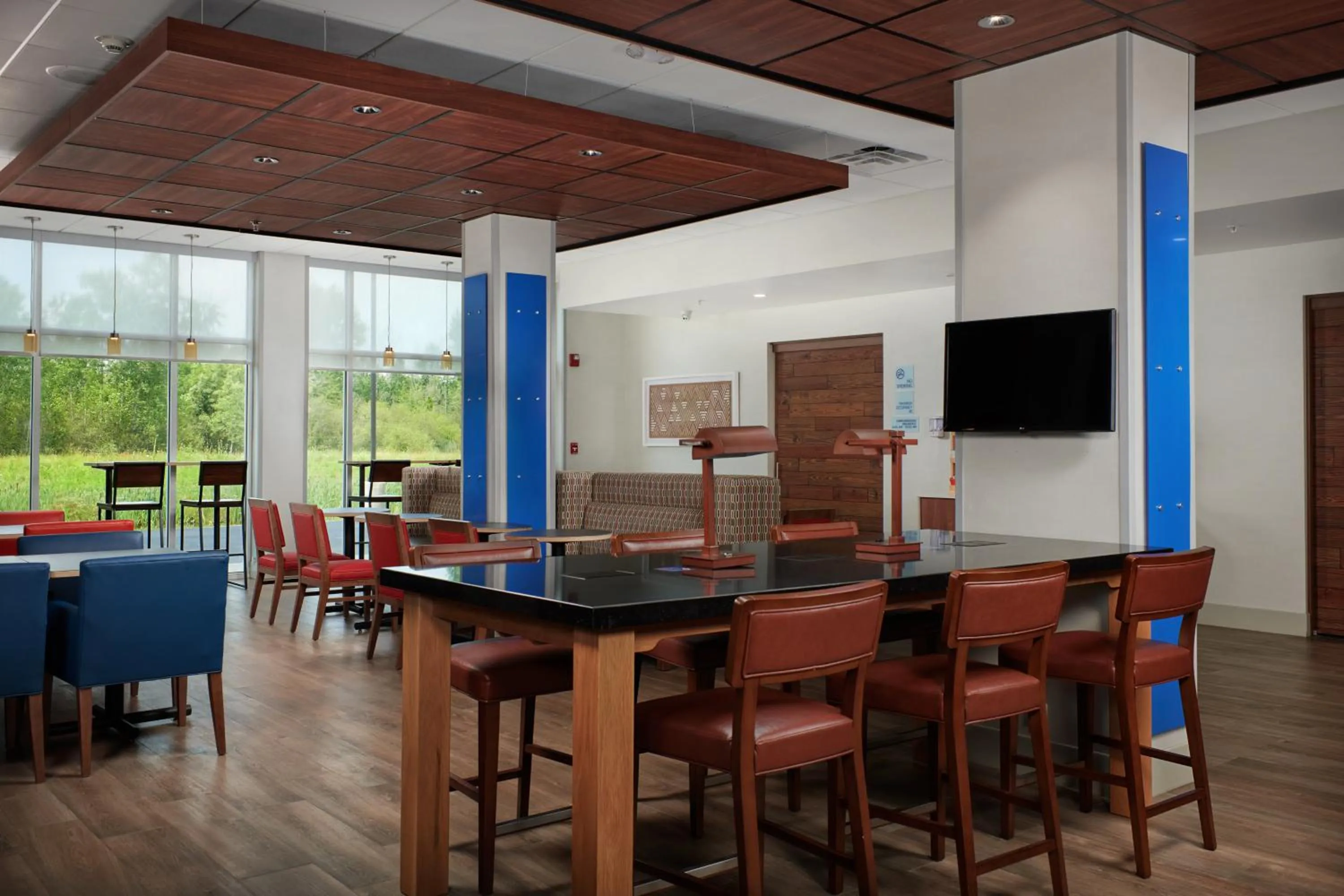 Breakfast in Holiday Inn Express Amherst - Lockport by IHG