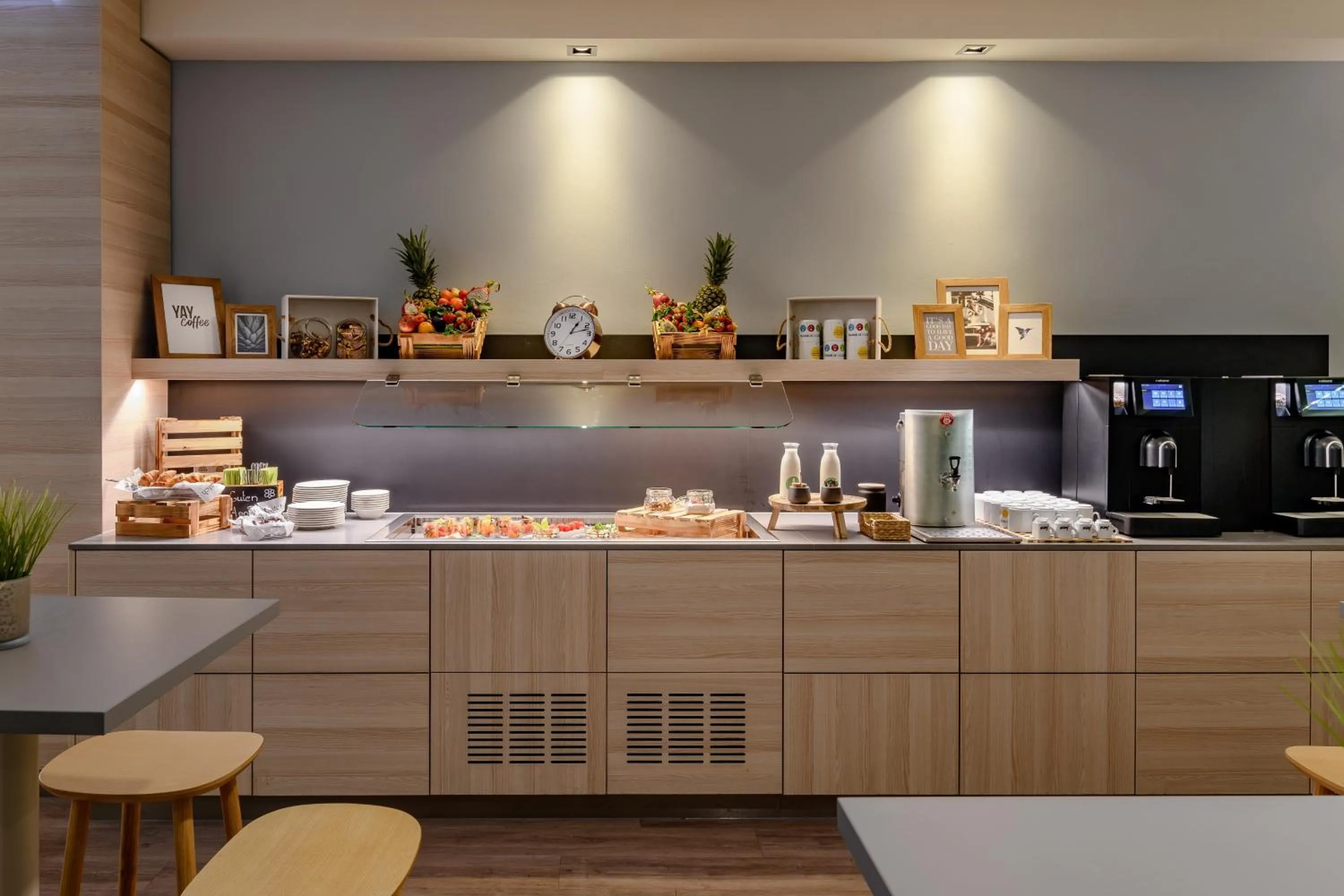 Food and drinks in Novotel Frankfurt City