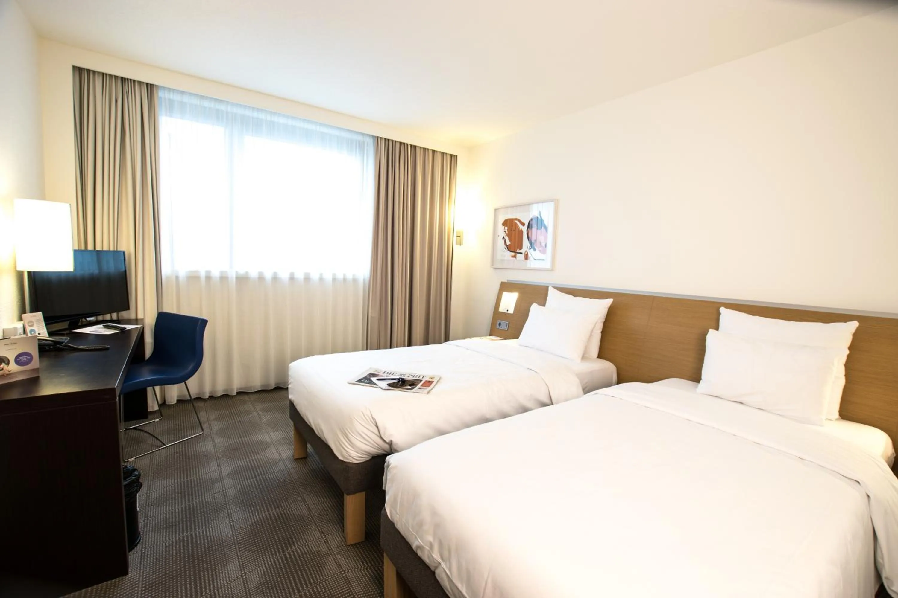 Photo of the whole room, Bed in Novotel Frankfurt City