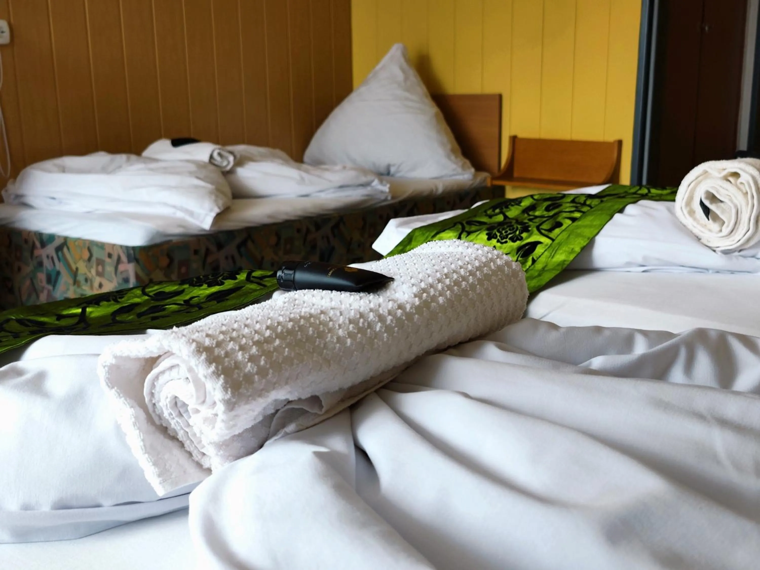 Bed in City Hotel Pforzheim