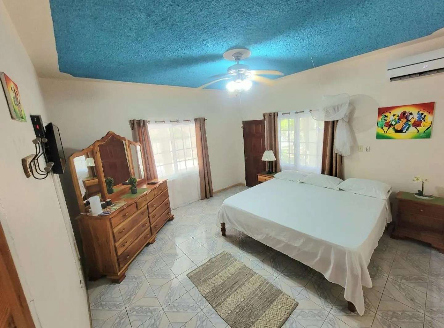 Bedroom, Bed in Green's Palace Jamaica