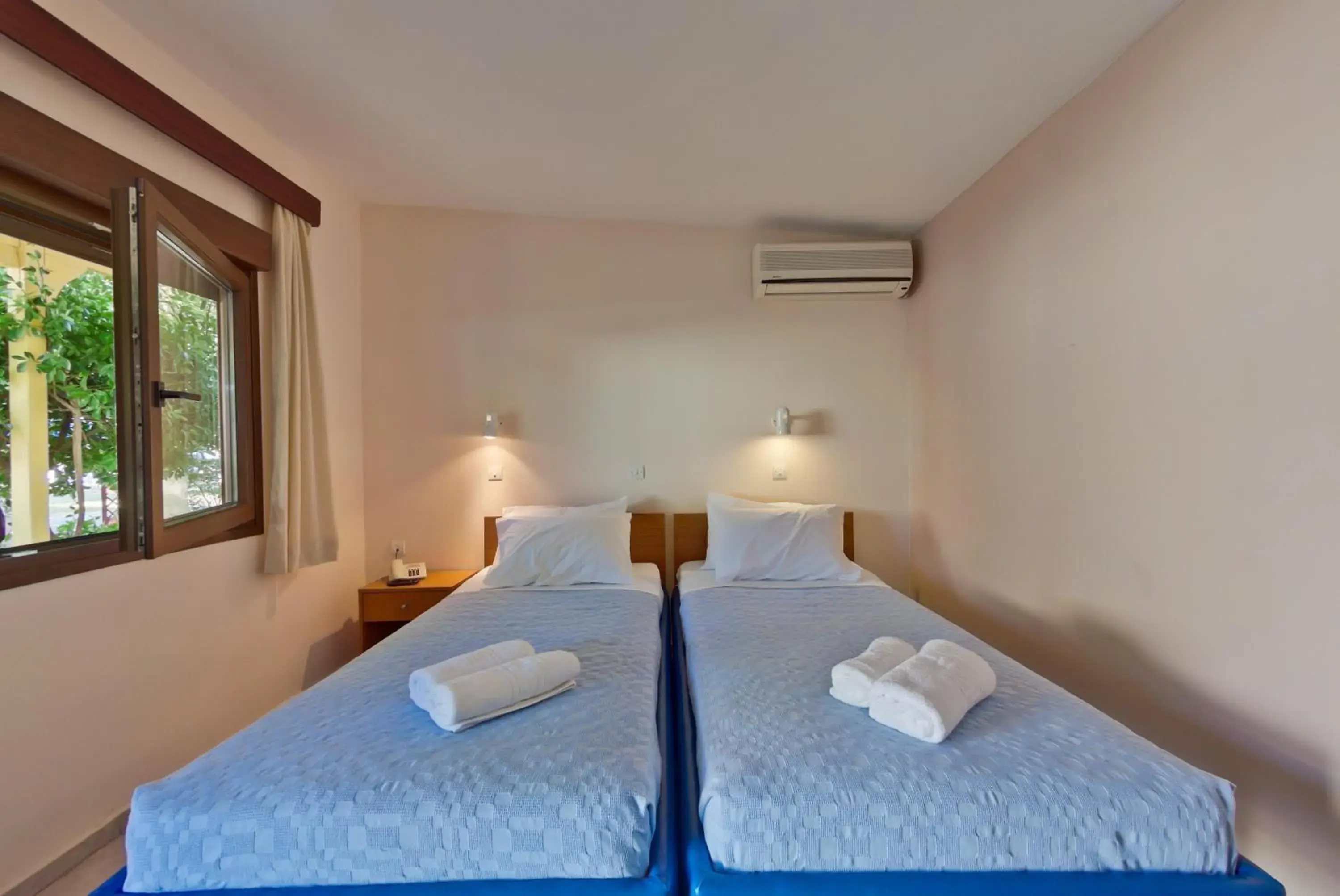 Photo of the whole room, Bed in Olympios Zeus Photo of the whole room, Bed in Olympios Zeus