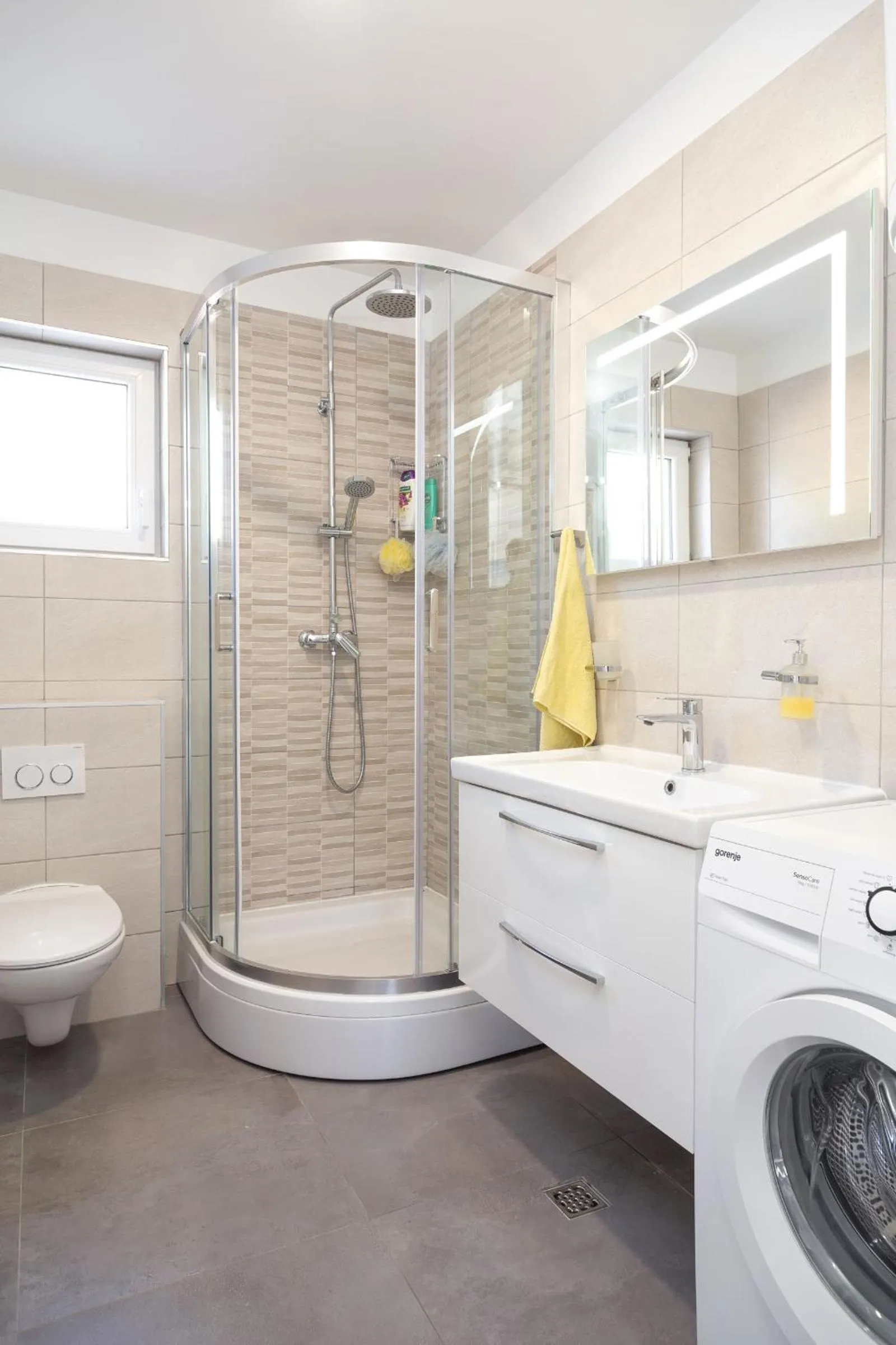 Toilet in Olive Eden Holiday Home