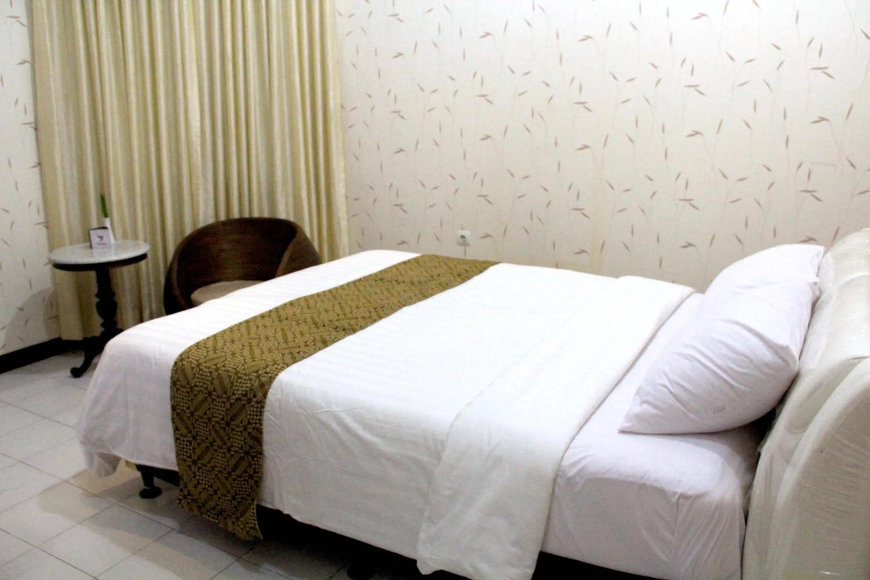 Photo of the whole room in Griya Yunika