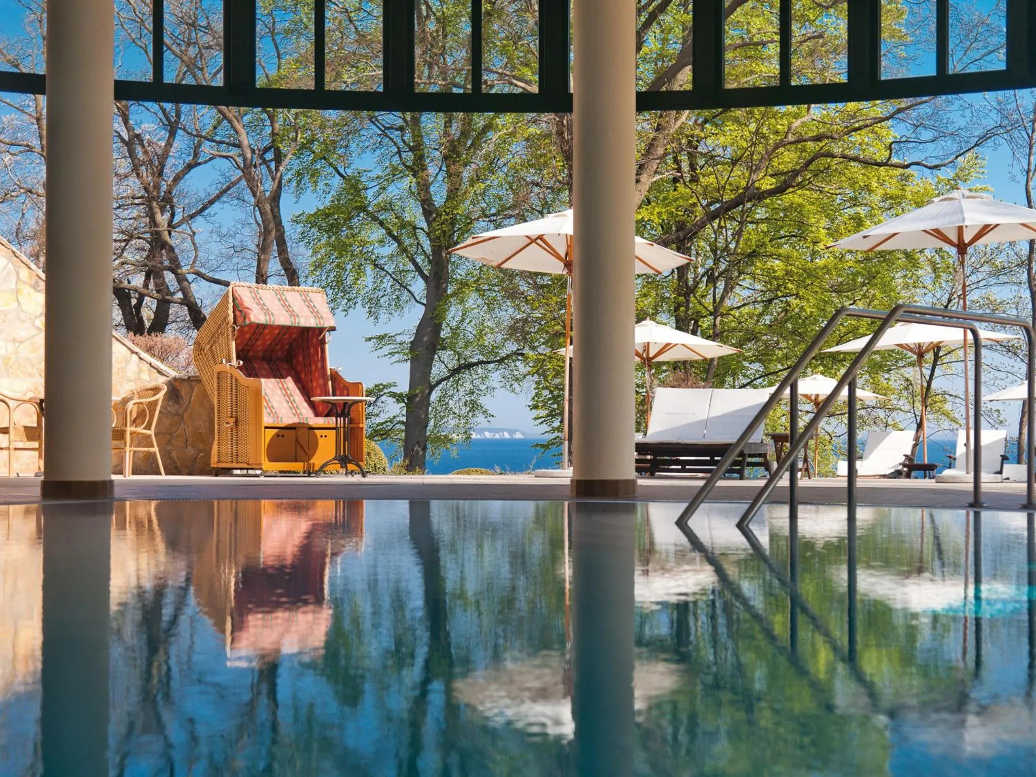 Swimming pool in aja Nordperd & Villen Göhren