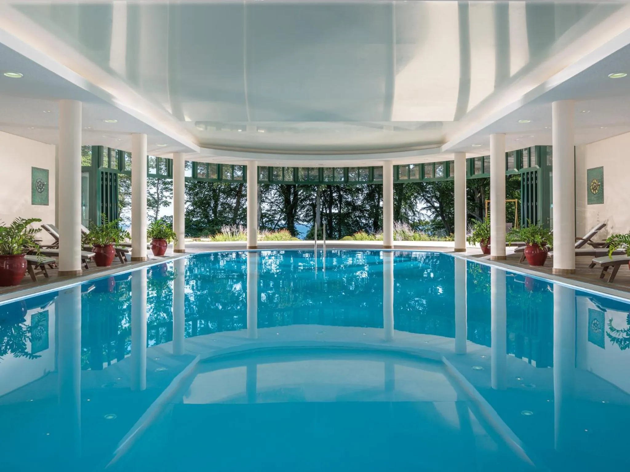 Swimming pool in aja Nordperd & Villen Göhren