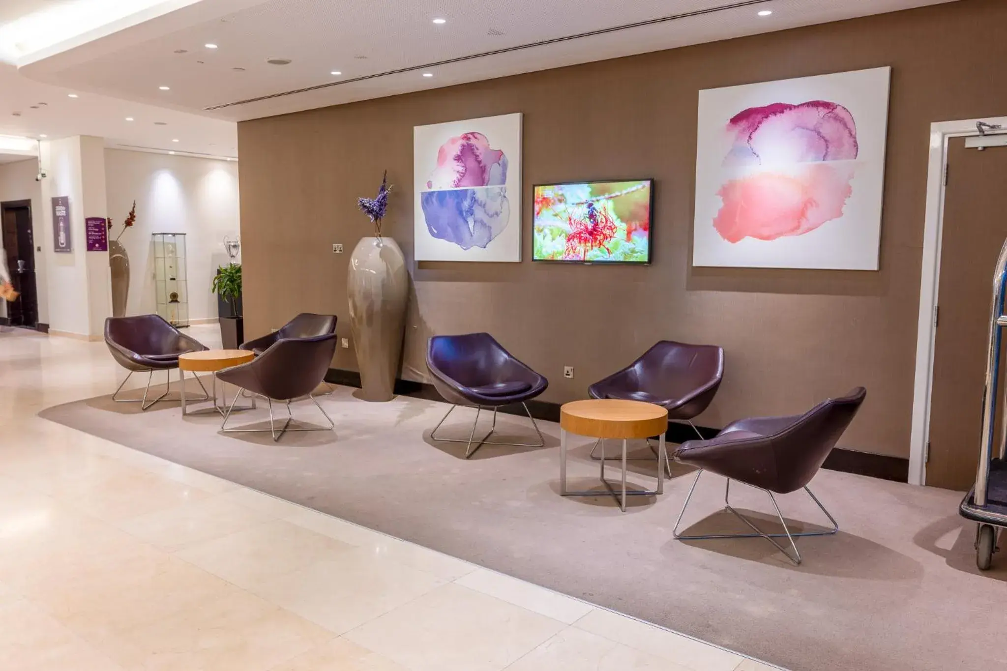 Lobby or reception in Premier Inn Abu Dhabi Airport Business Park Lobby or reception in Premier Inn Abu Dhabi Airport Business Park
