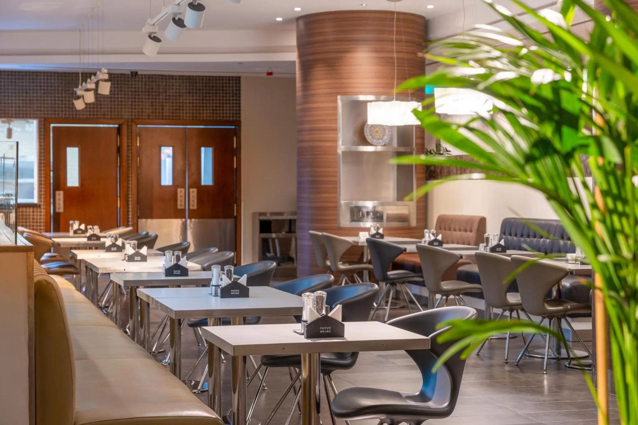 Restaurant/places to eat in Premier Inn Abu Dhabi Airport Business Park
