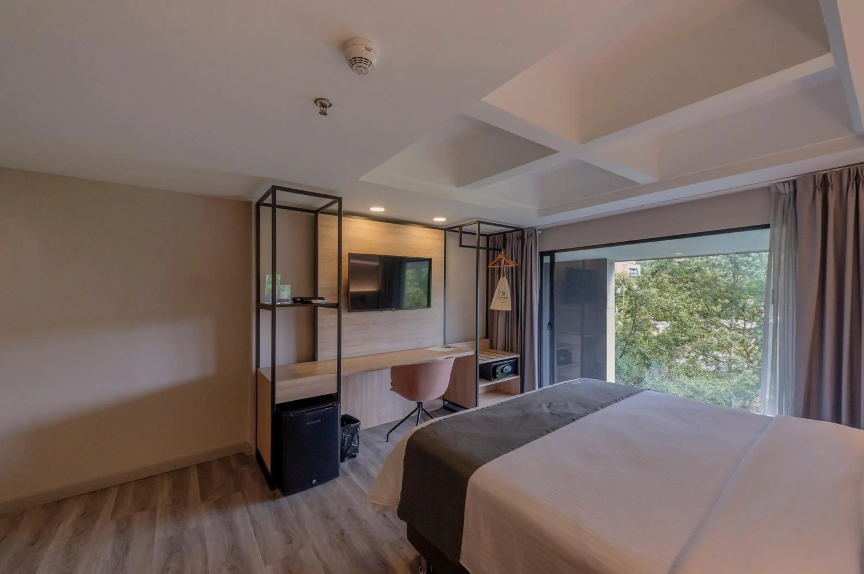 safe, Bed in Lettera Hotel