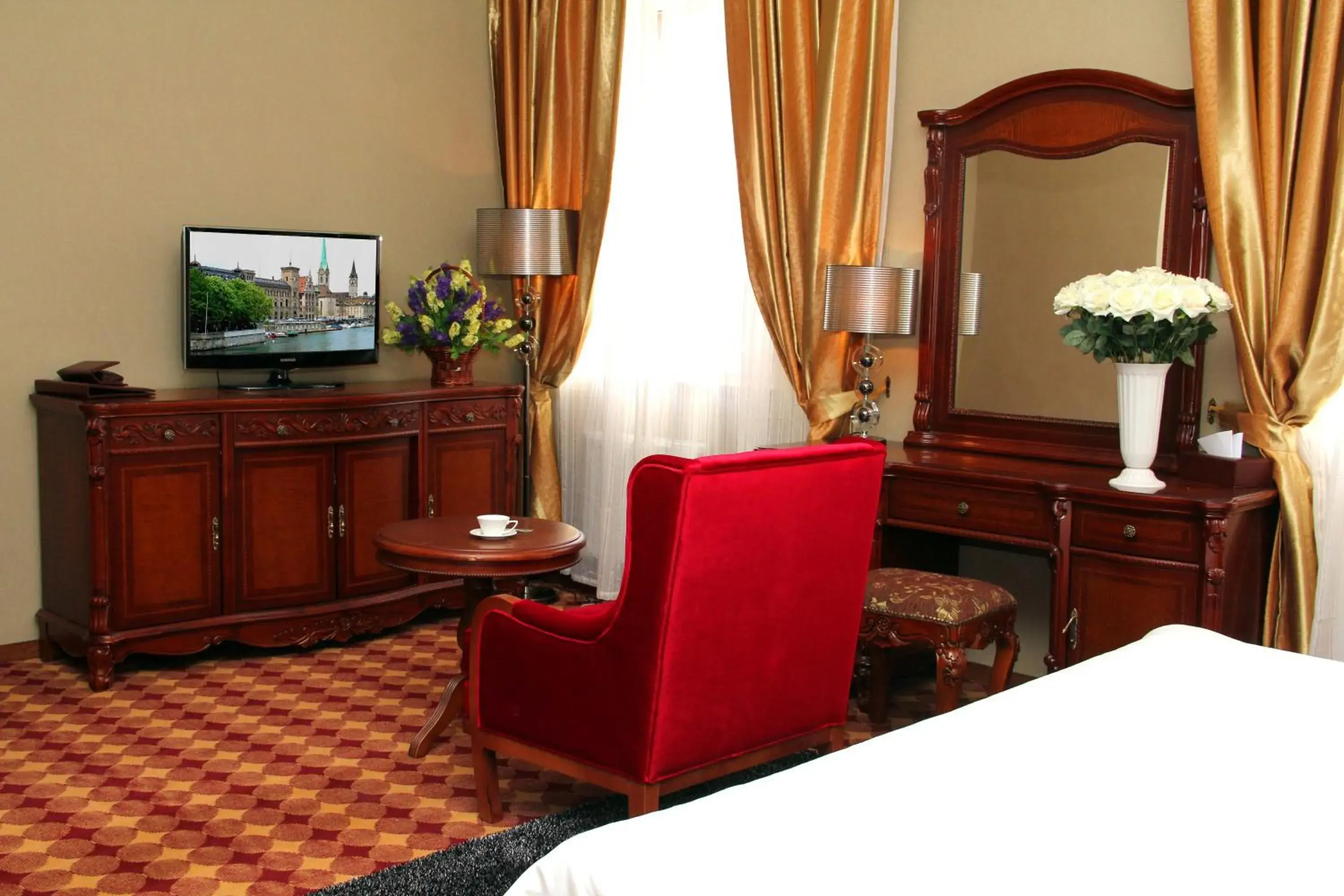 Deluxe Twin Room in UB City Hotel Deluxe Twin Room in UB City Hotel