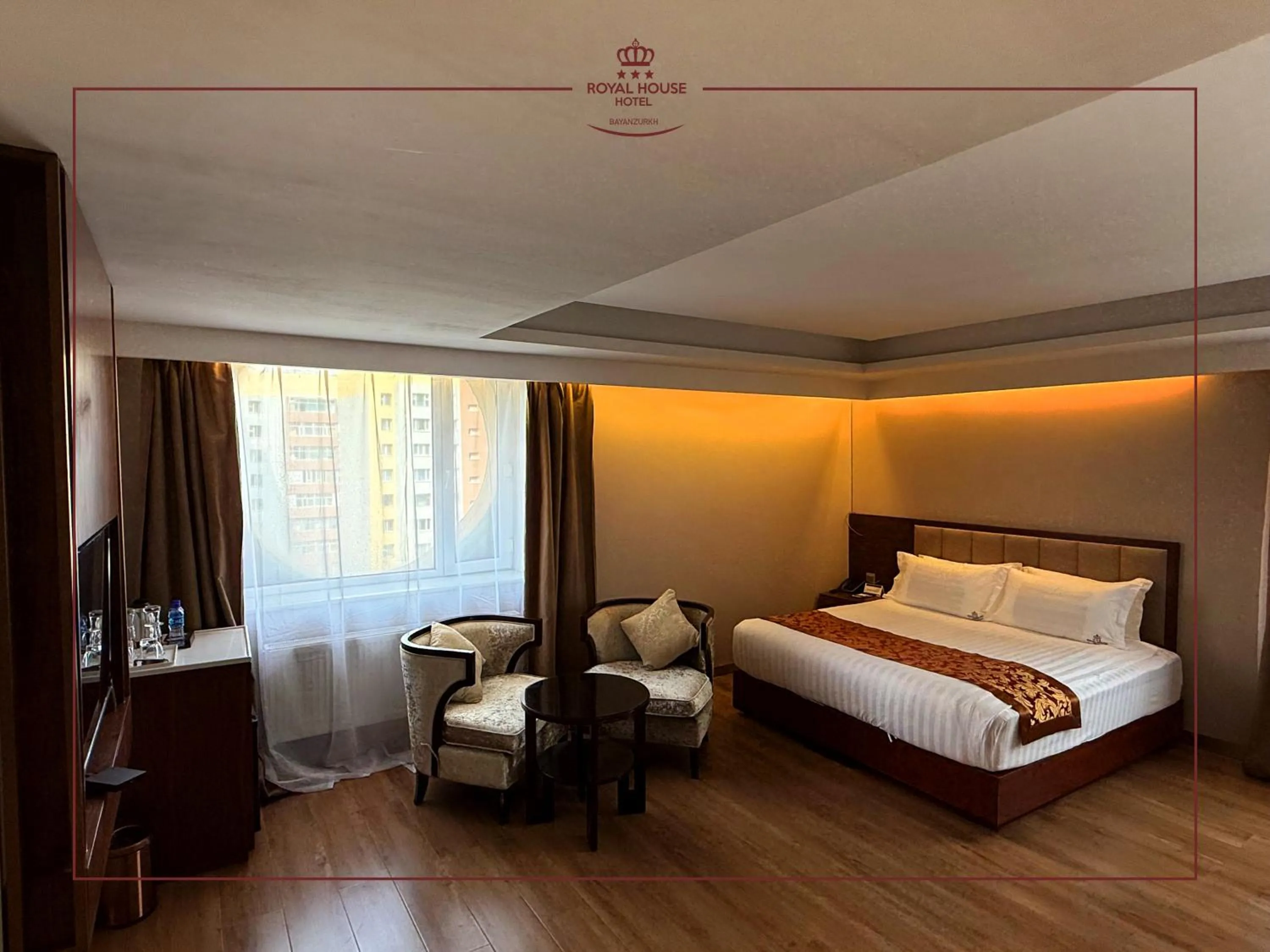 Living room in Royal House Hotel