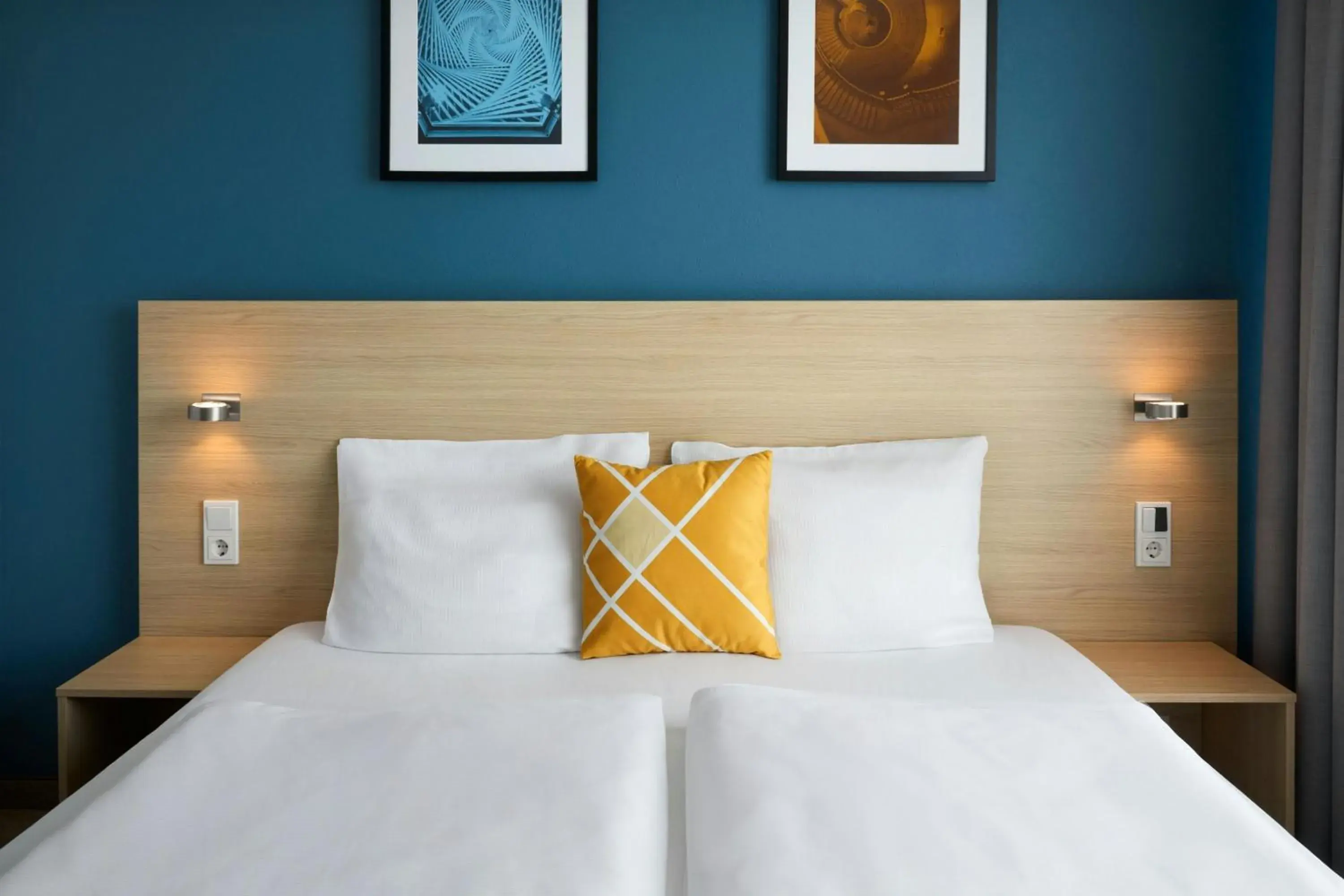 Photo of the whole room, Bed in Four Points Flex by Sheraton Göttingen Photo of the whole room, Bed in Four Points Flex by Sheraton Göttingen