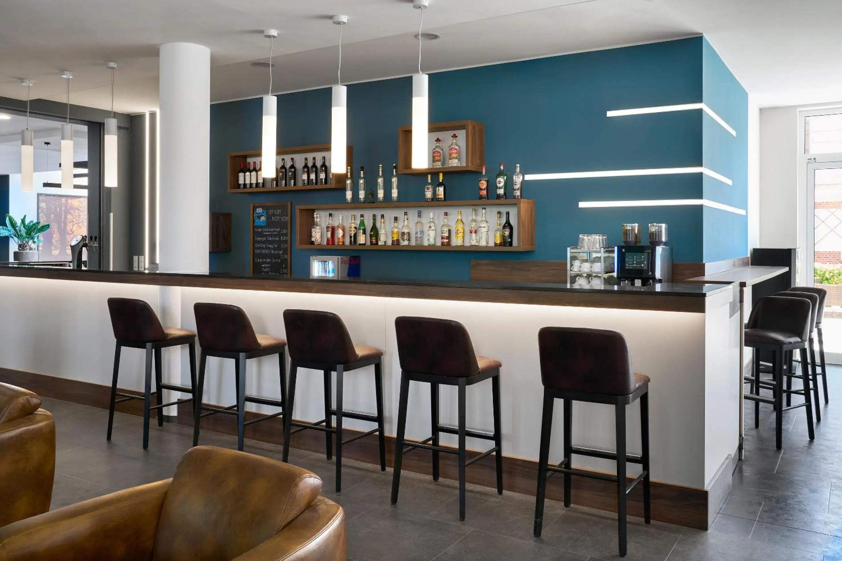 Lounge or bar in Four Points Flex by Sheraton Göttingen Lounge or bar in Four Points Flex by Sheraton Göttingen
