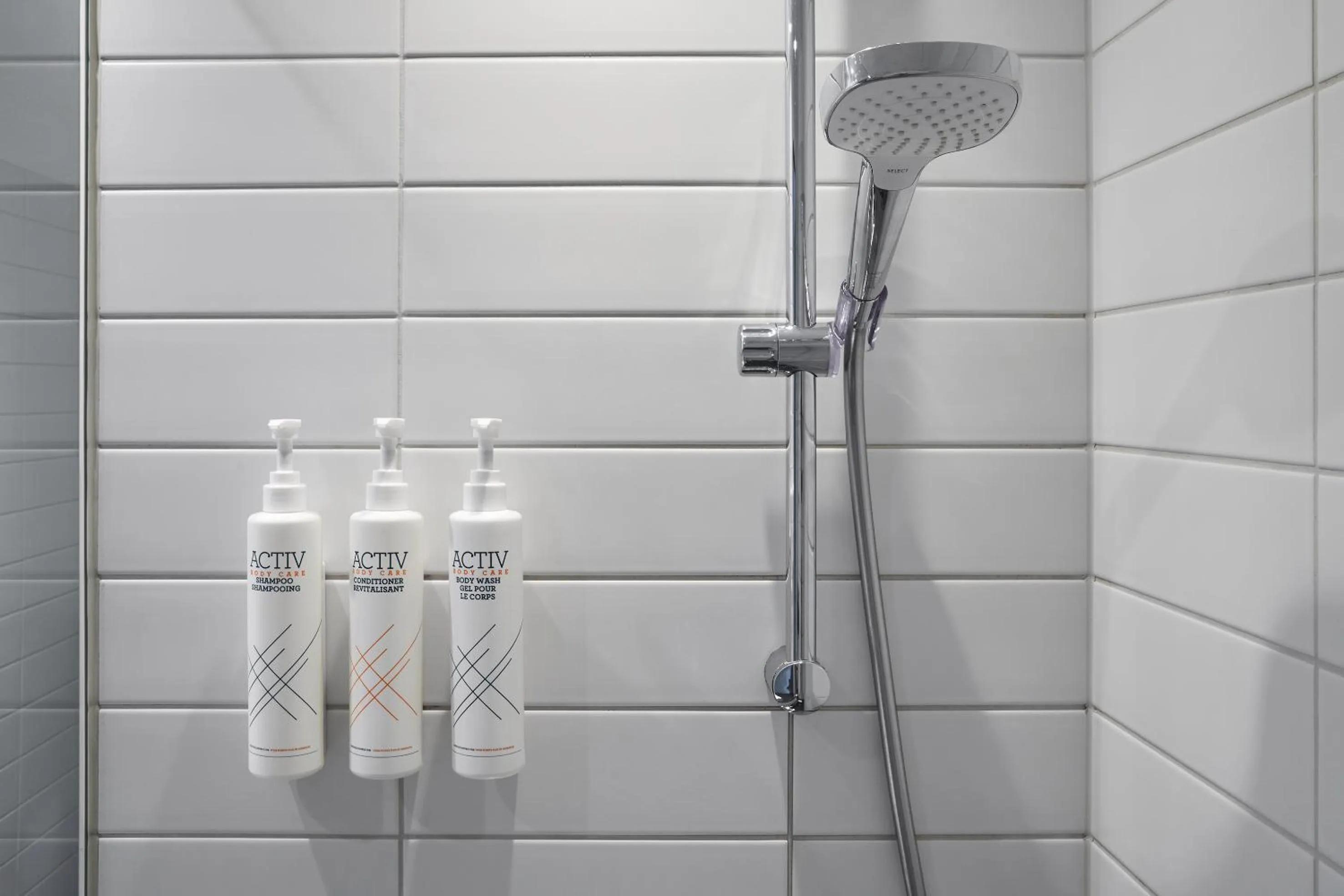 Bathroom in Four Points Flex by Sheraton Göttingen