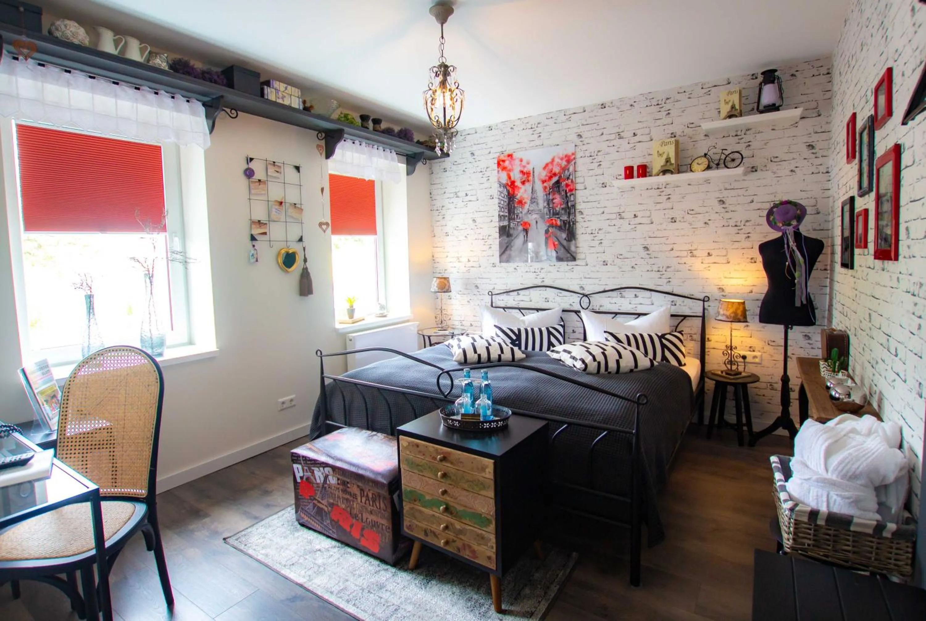 Photo of the whole room, Bed in Hotel Röhrsdorfer Hof