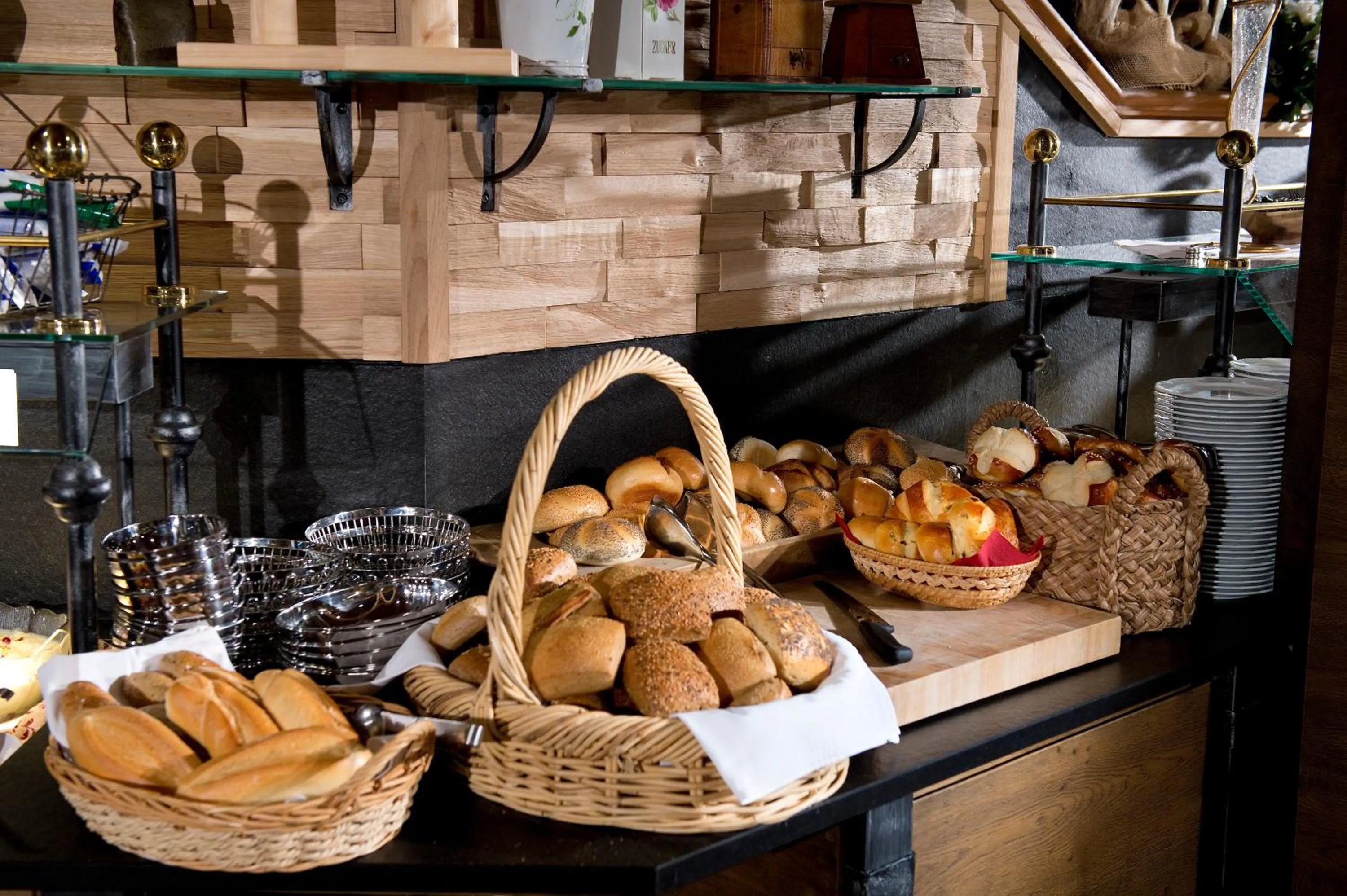 Buffet breakfast in Schmelmer Hof Hotel & Resort