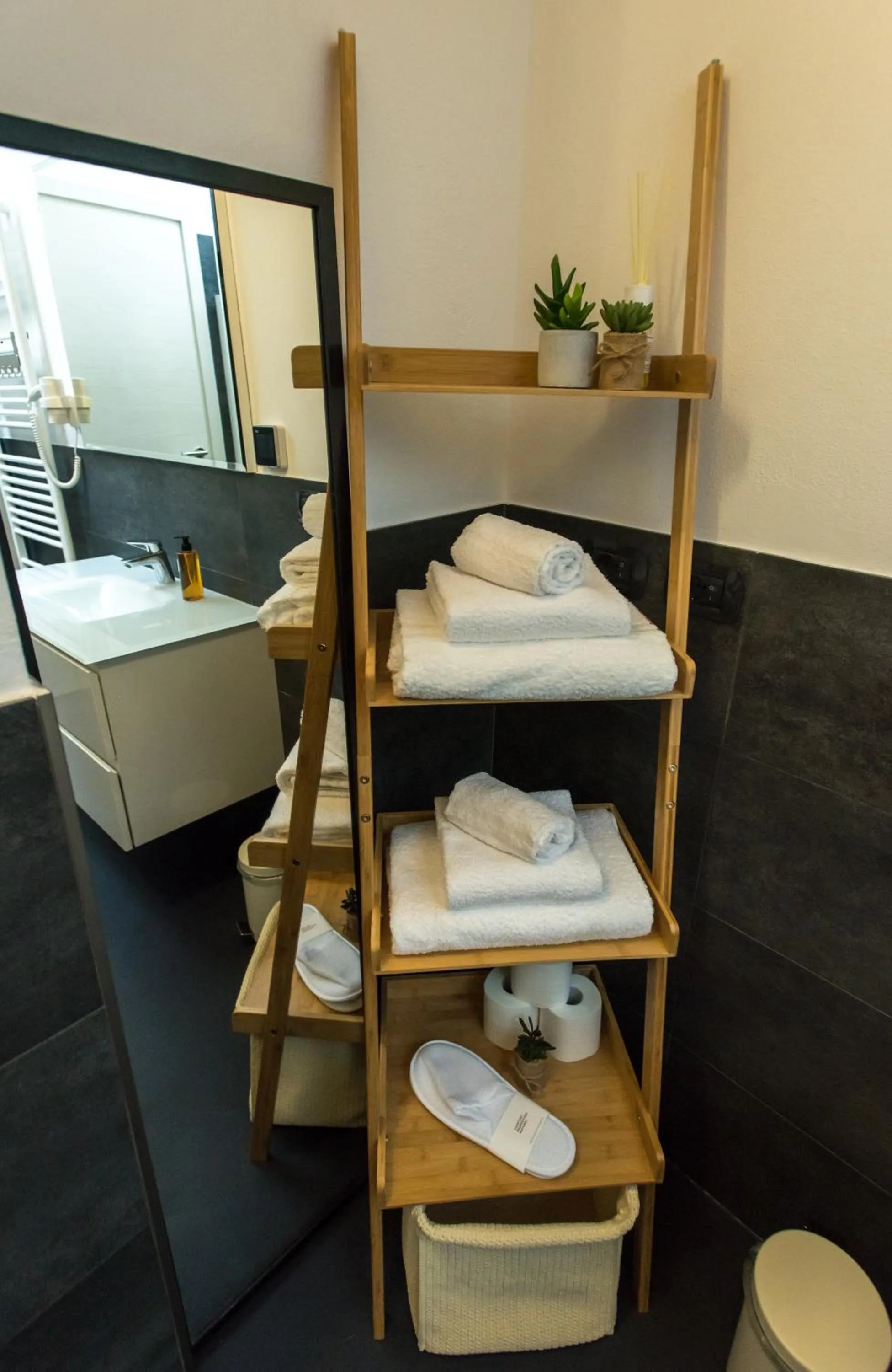 Bathroom, Bed in Luna Sul Tetto